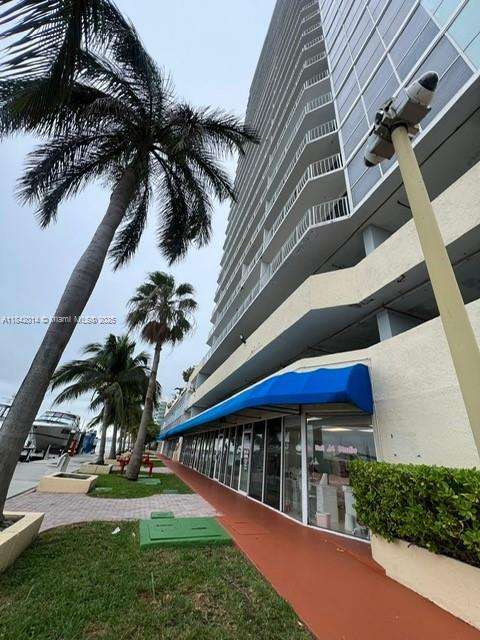Small Image of 7601 EAST TREASURE DR #1122, North Bay Village Number 29