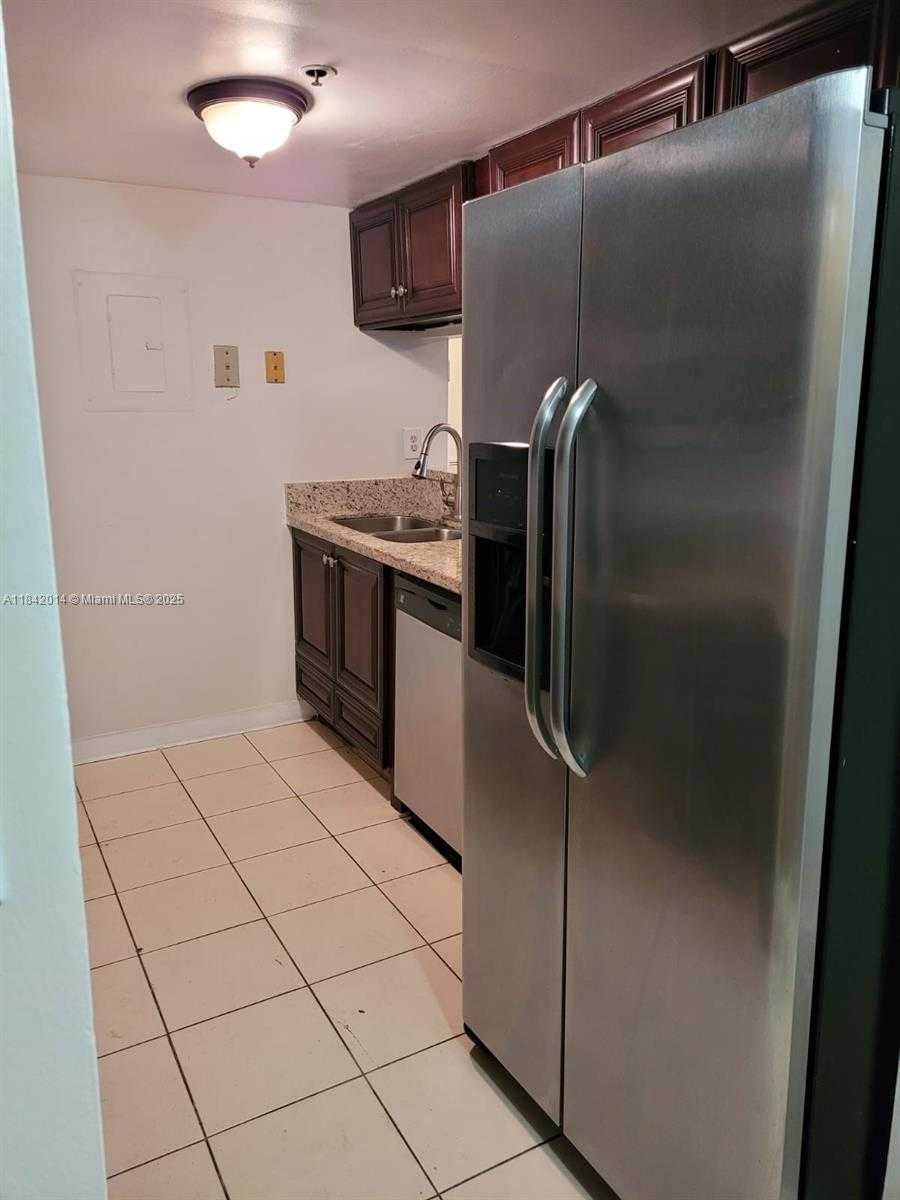 Small Image of 7601 EAST TREASURE DR #1122, North Bay Village Number 4