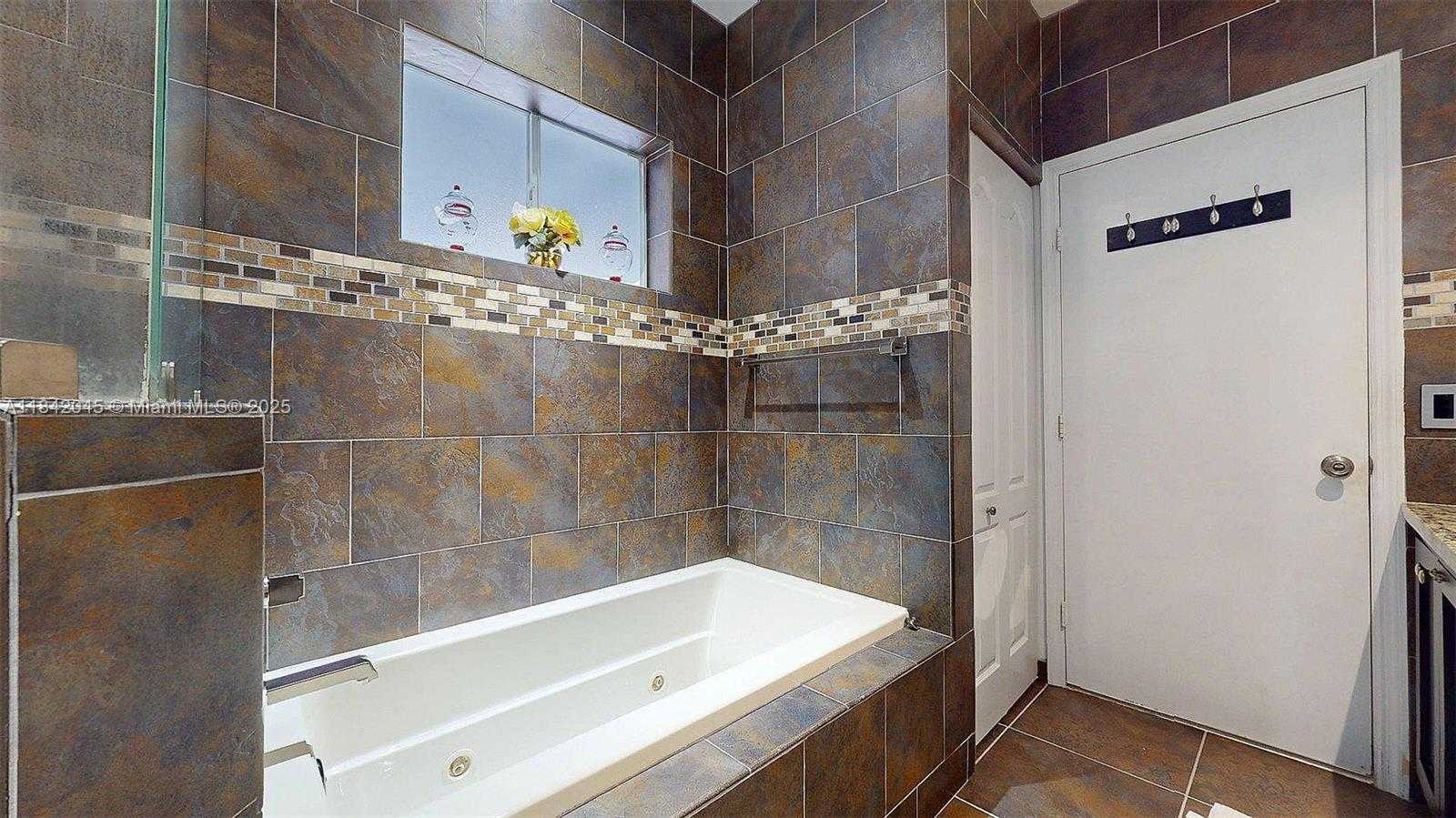 Small Image of 16247 SW 92 TER #A, Miami Number 14