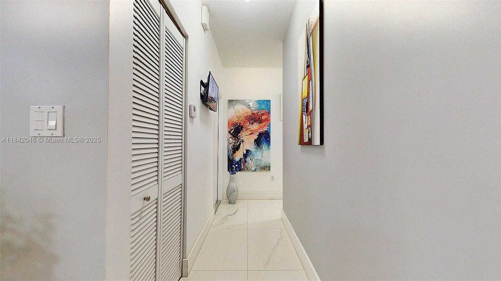 Small Image of 16247 SW 92 TER #A, Miami Number 15