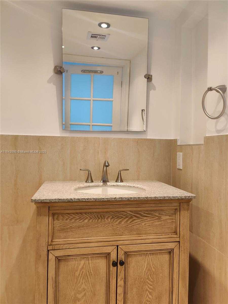 Small Image of 555 NORTH EAST 30TH ST #601, Miami Number 11