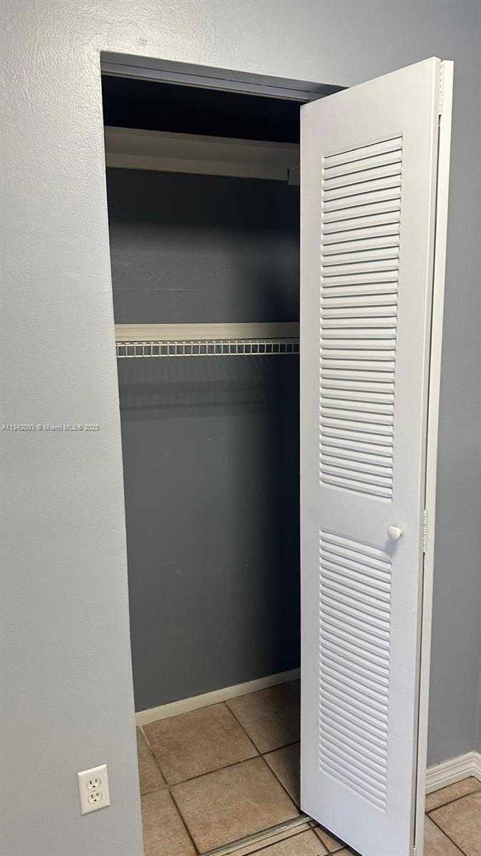 Small Image of 10780 NORTH KENDALL DR #E9, Miami Number 10