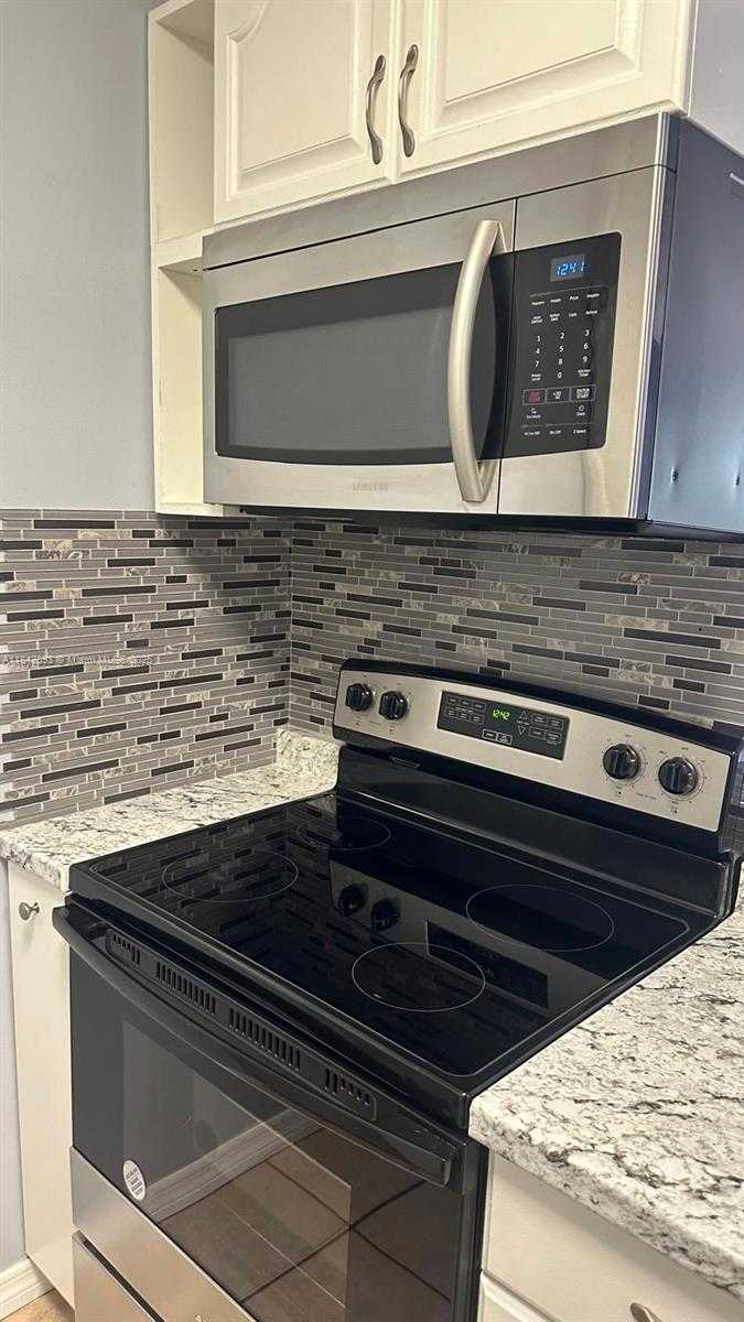 Small Image of 10780 NORTH KENDALL DR #E9, Miami Number 3