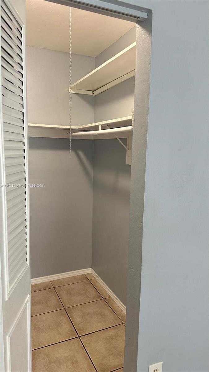 Small Image of 10780 NORTH KENDALL DR #E9, Miami Number 6