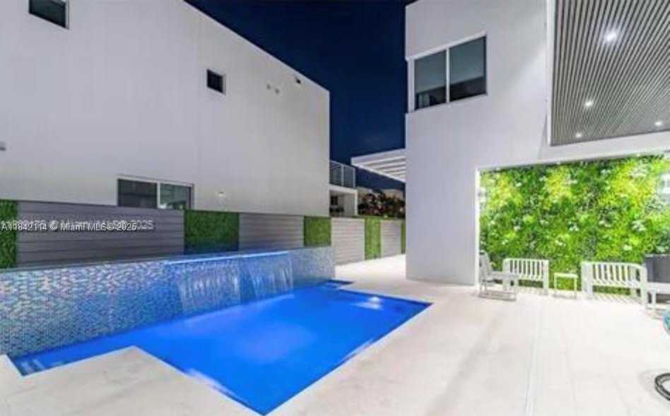 Small Image of 6767 NORTH WEST 103RD PL, Doral Number 2