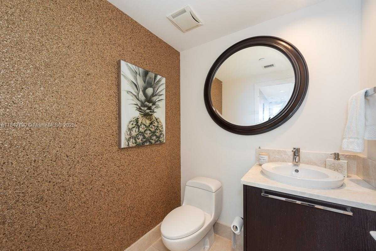 Small Image of 17121 COLLINS AVE #904, Sunny Isles Beach Number 23