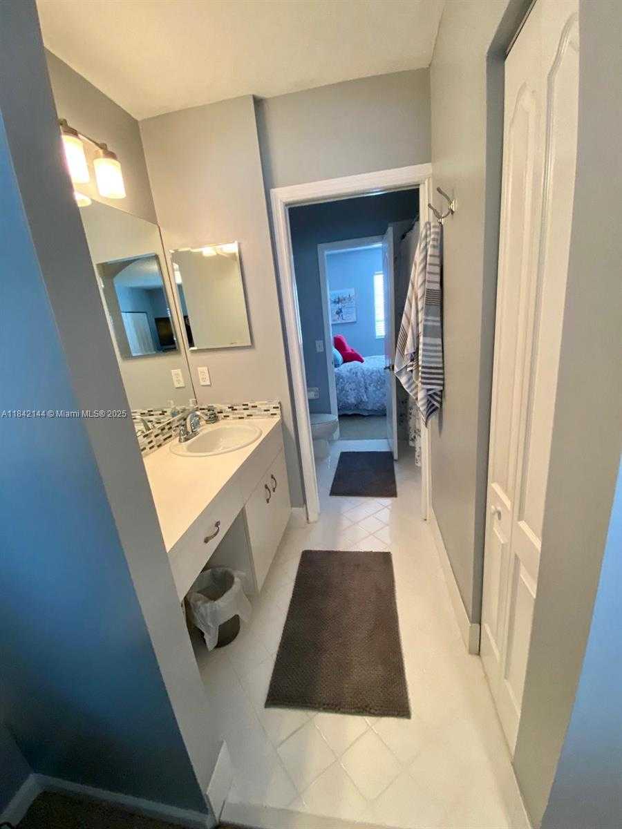 Small Image of 14141 SOUTH WEST 120TH CT #11-16, Miami Number 15