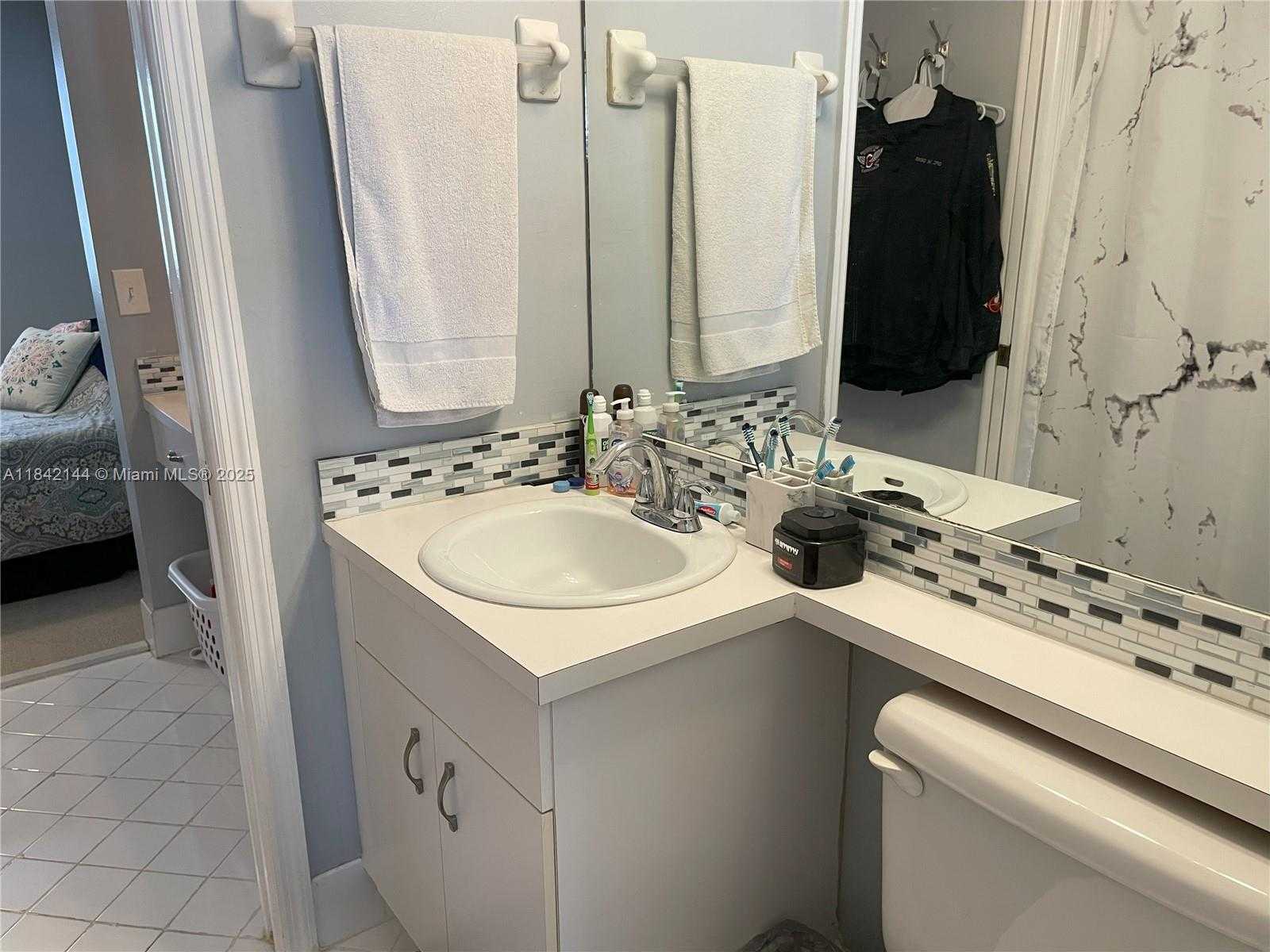 Small Image of 14141 SOUTH WEST 120TH CT #11-16, Miami Number 7