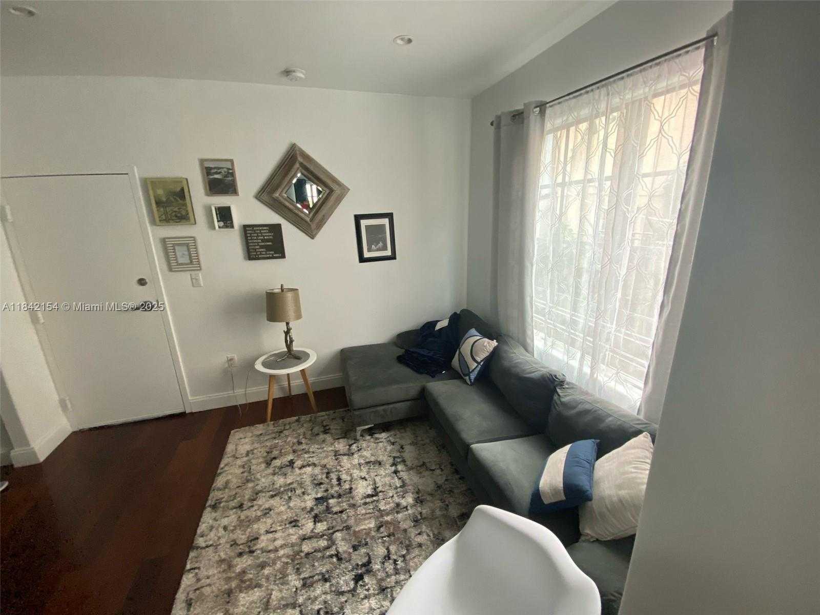 Small Image of 526 15TH ST #8, Miami Beach Number 11