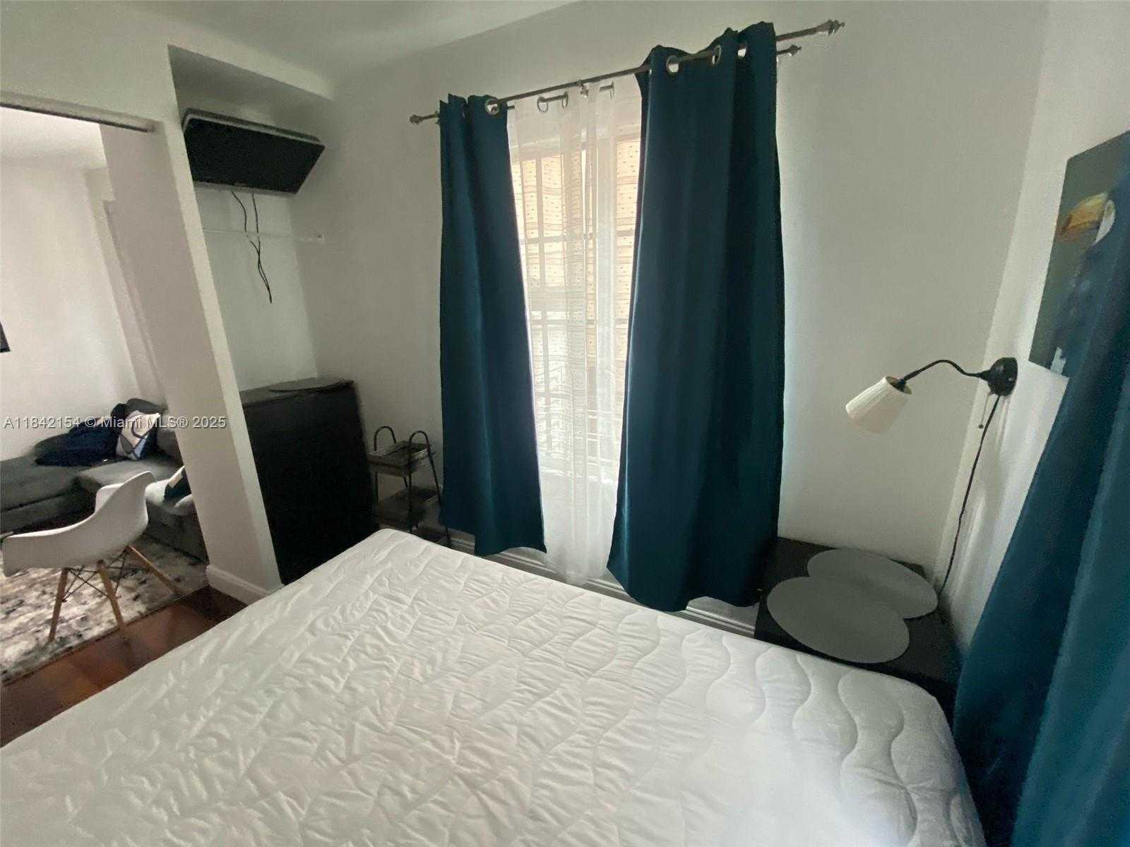 Small Image of 526 15TH ST #8, Miami Beach Number 5