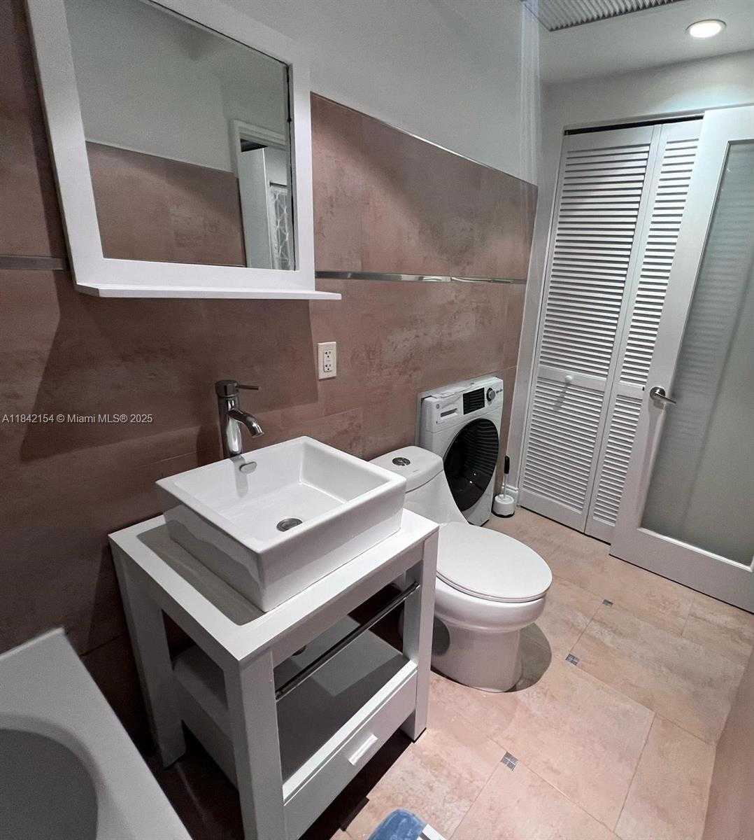 Small Image of 526 15TH ST #8, Miami Beach Number 8