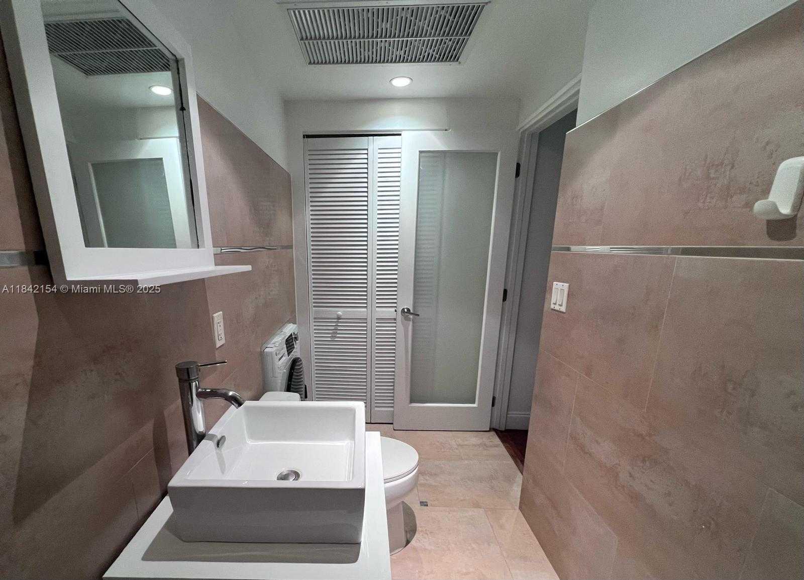 Small Image of 526 15TH ST #8, Miami Beach Number 9