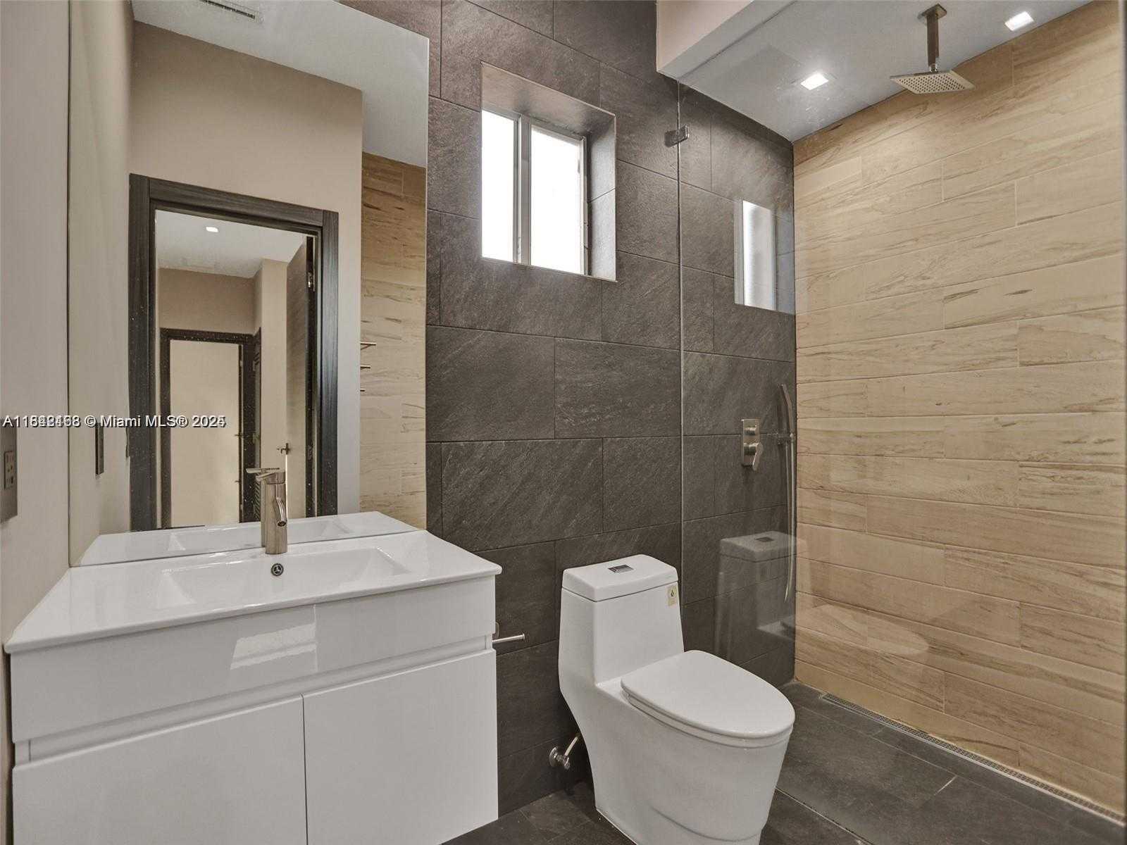 Small Image of 14301 SOUTH WEST 130TH AVE, Miami Number 11