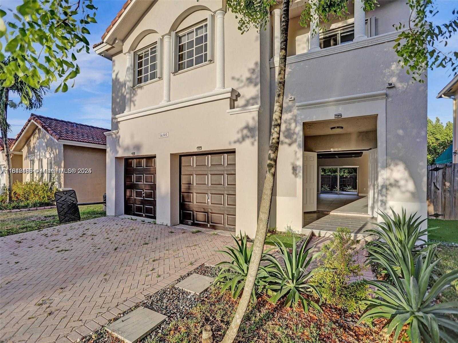 Small Image of 14301 SOUTH WEST 130TH AVE, Miami Number 2