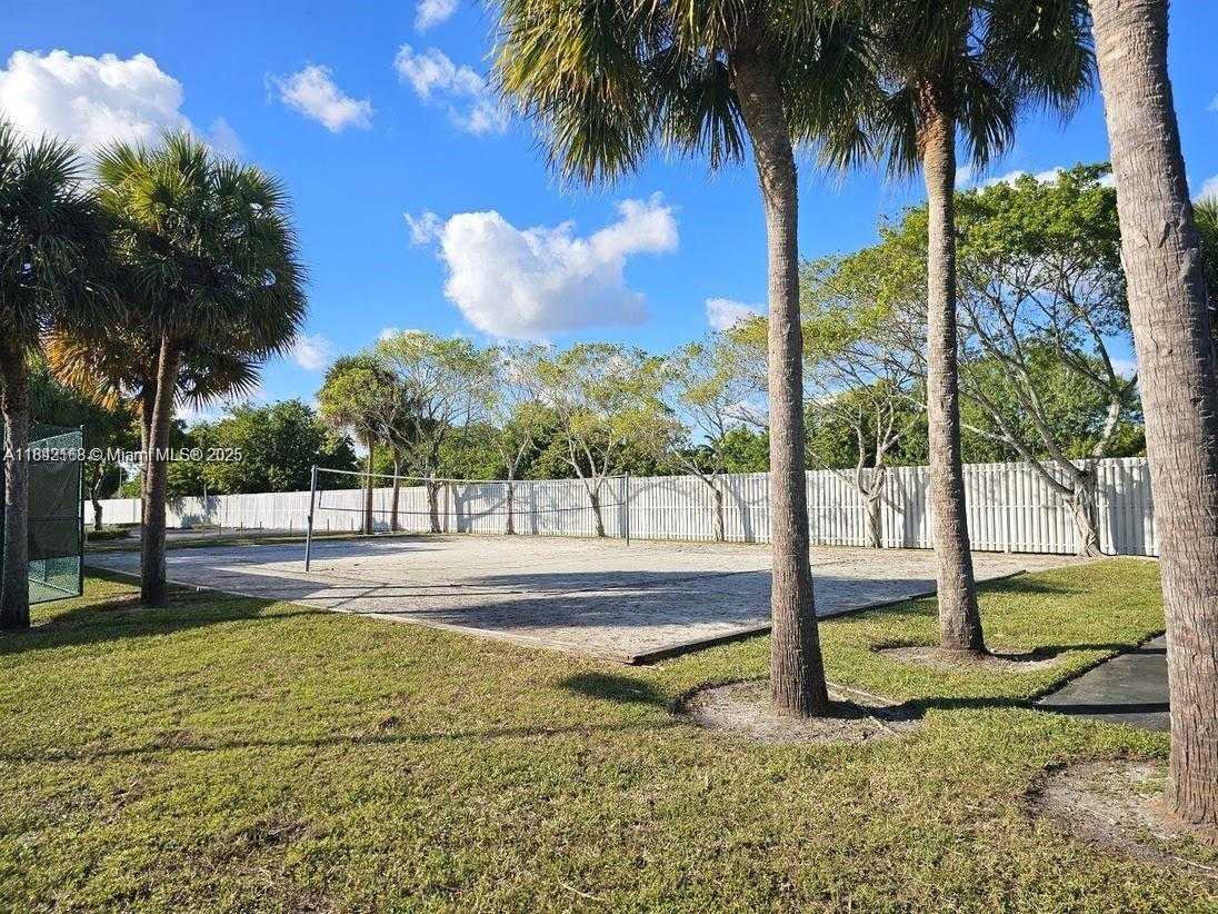 Small Image of 14301 SOUTH WEST 130TH AVE, Miami Number 22