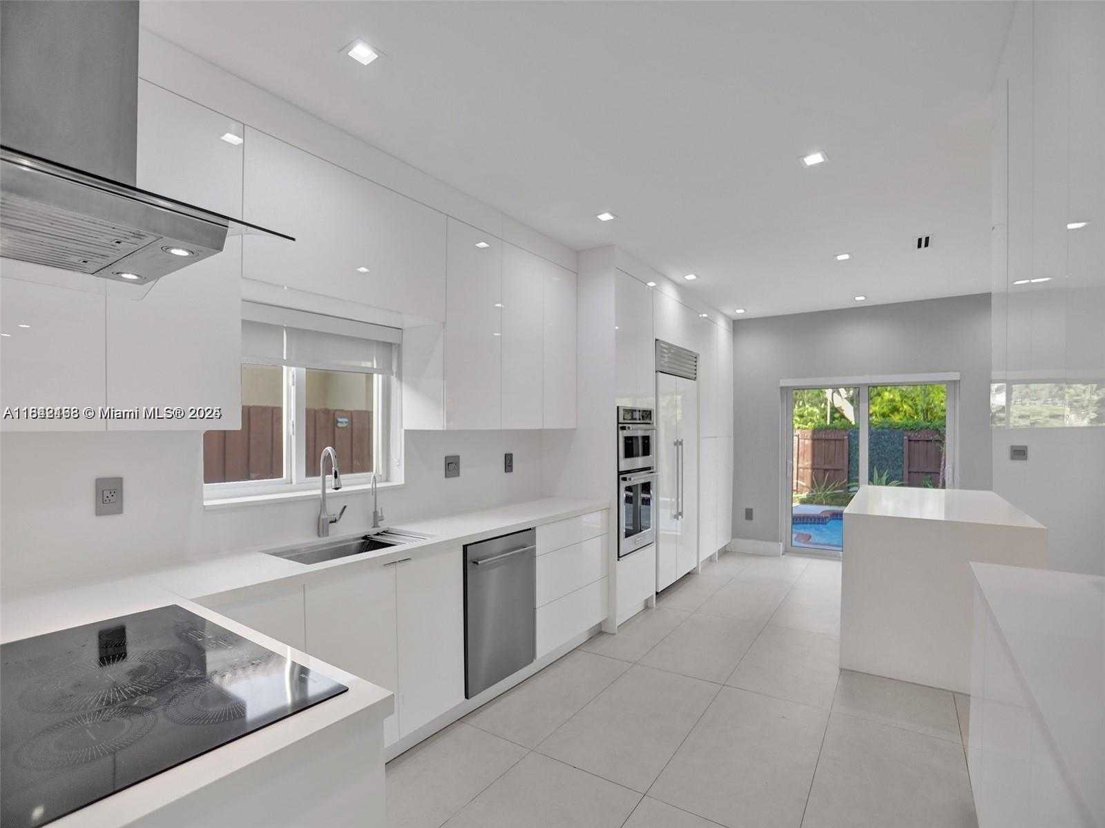 Small Image of 14301 SOUTH WEST 130TH AVE, Miami Number 6