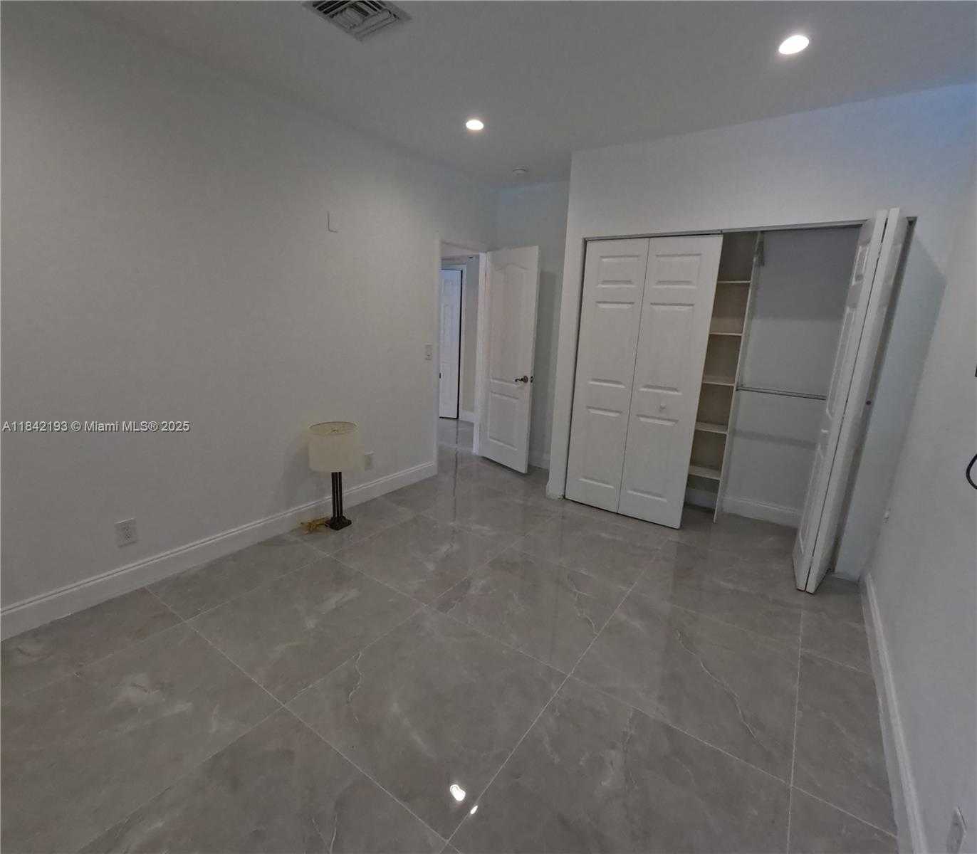 Small Image of 2518 MONROE ST #1-2, Hollywood Number 11