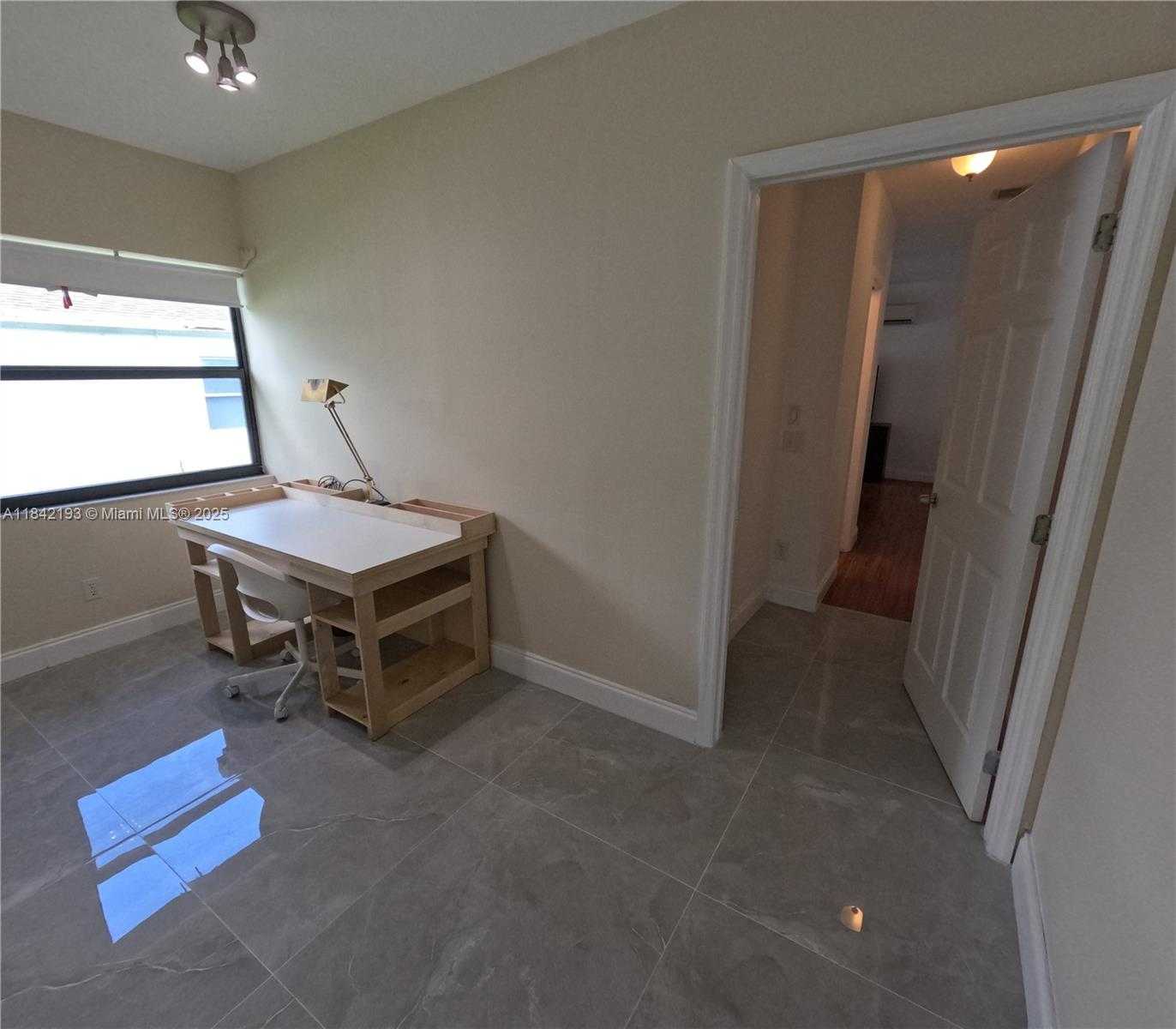 Small Image of 2518 MONROE ST #1-2, Hollywood Number 15