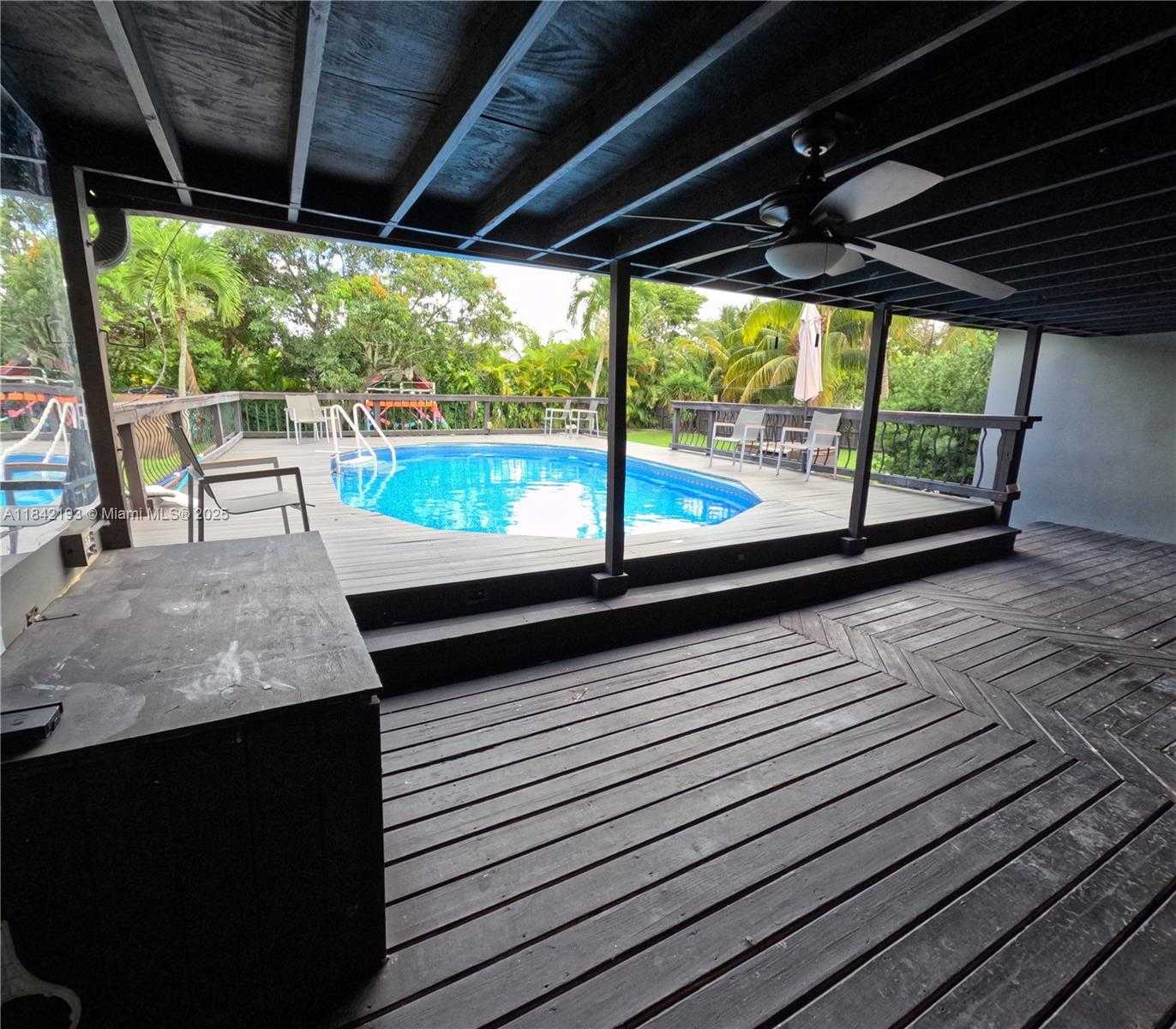 Small Image of 2518 MONROE ST #1-2, Hollywood Number 19