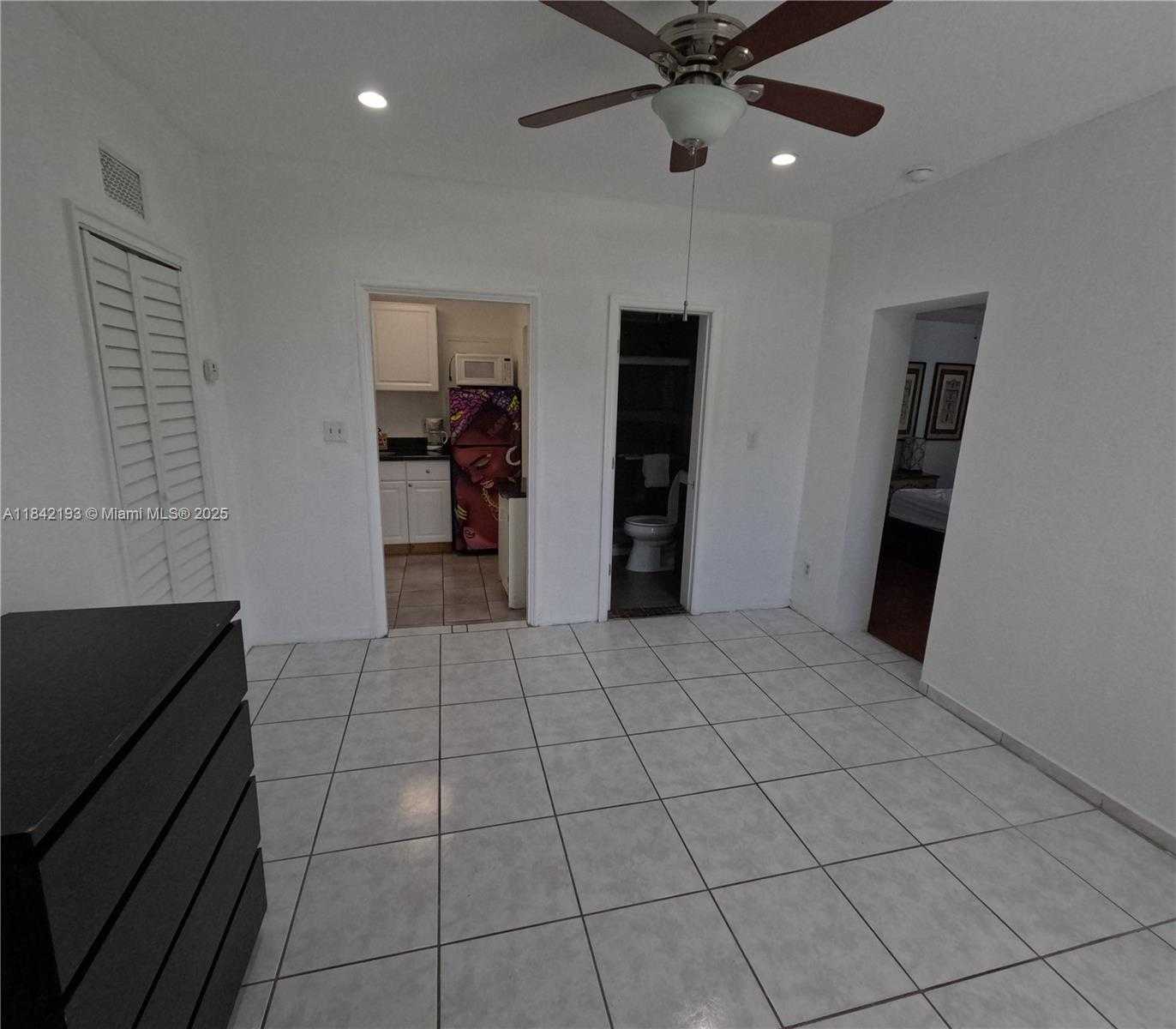 Small Image of 2518 MONROE ST #1-2, Hollywood Number 28