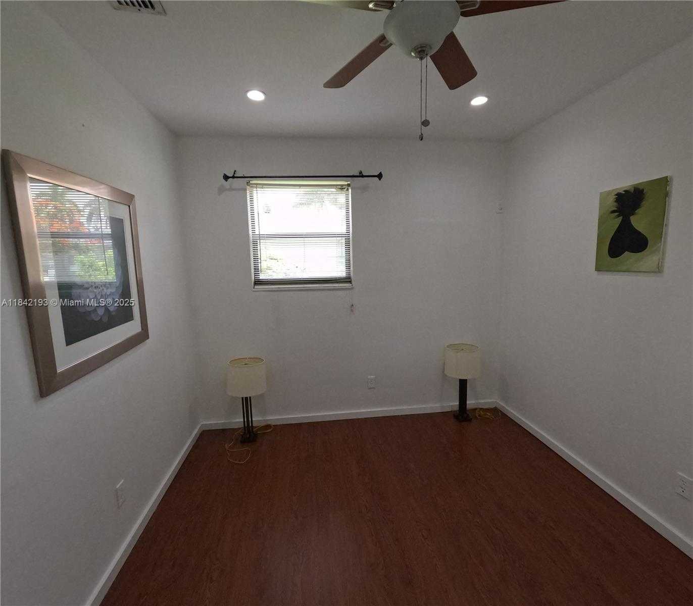 Small Image of 2518 MONROE ST #1-2, Hollywood Number 30