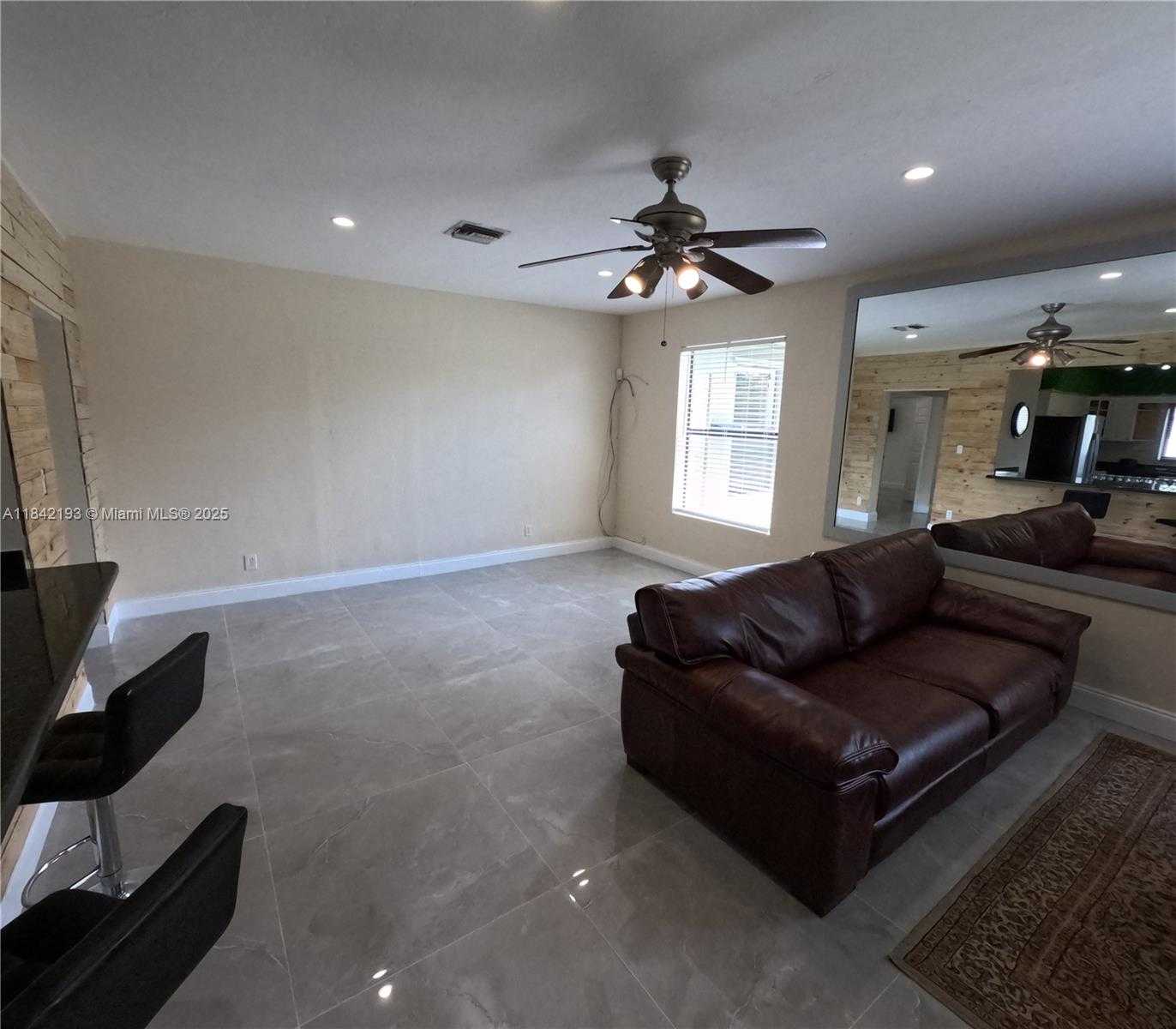 Small Image of 2518 MONROE ST #1-2, Hollywood Number 6