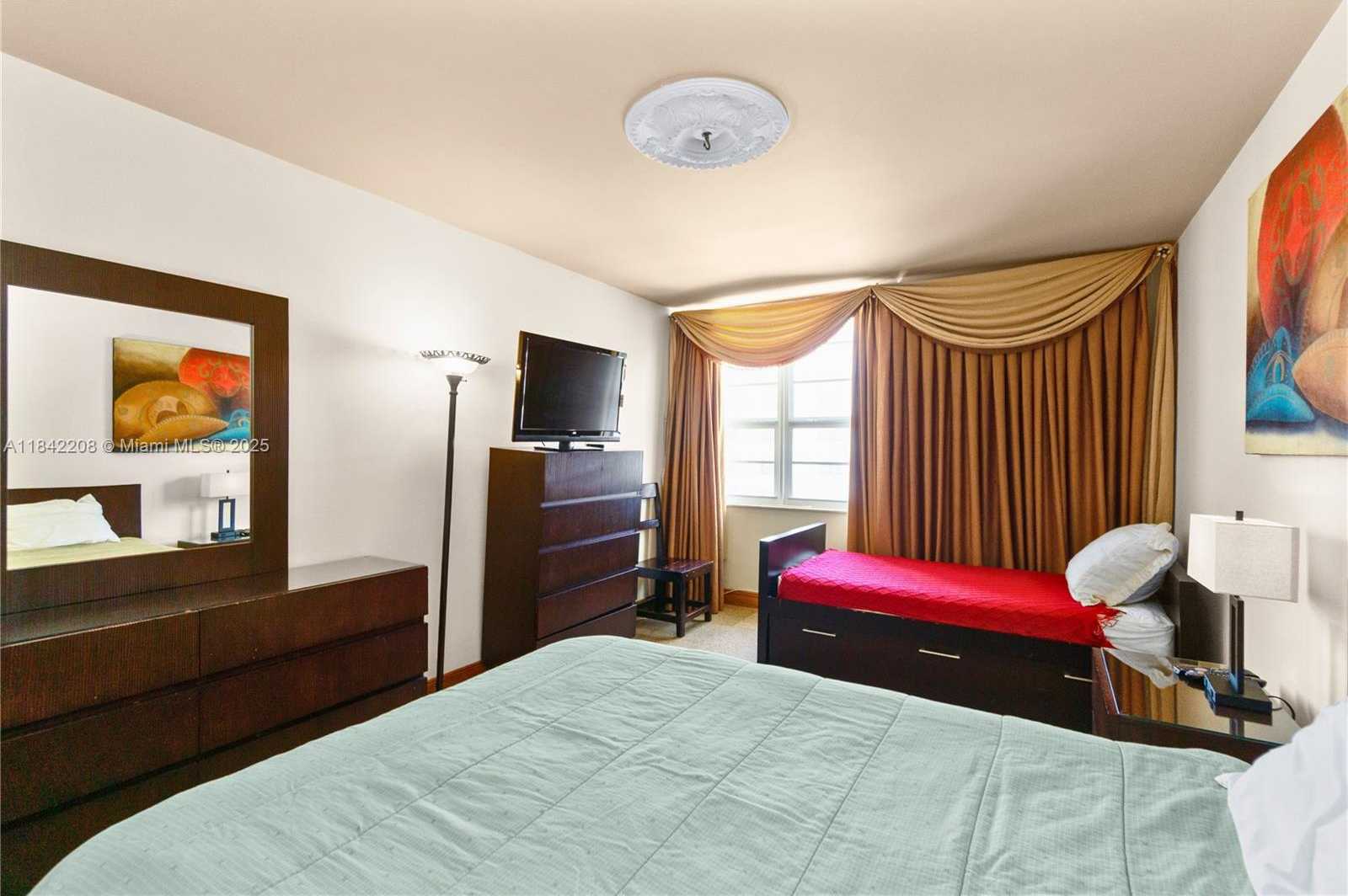 Small Image of 100 LINCOLN RD #811, Miami Beach Number 16