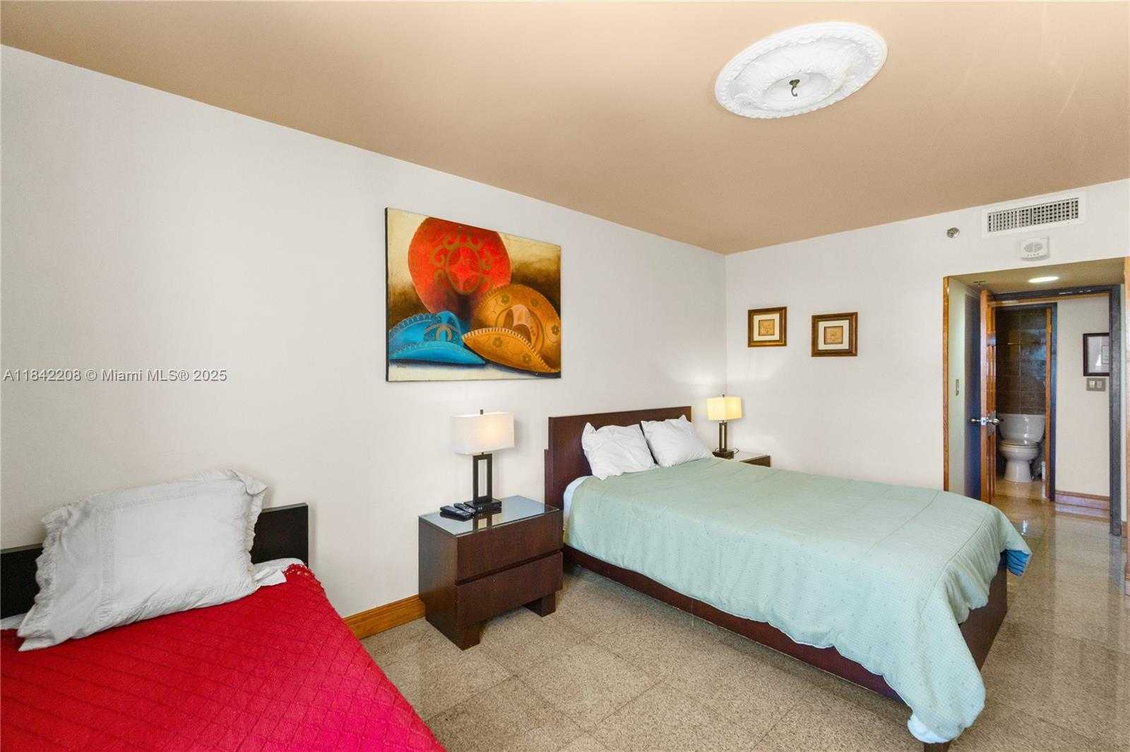 Small Image of 100 LINCOLN RD #811, Miami Beach Number 18