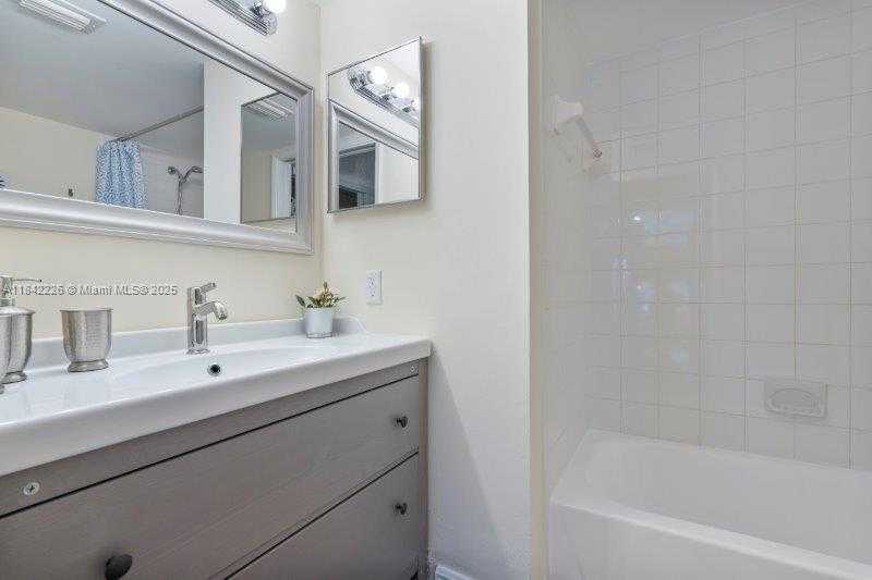 Small Image of 19999 EAST COUNTRY CLUB DR #1206, Aventura Number 27