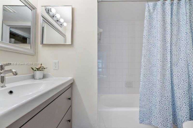Small Image of 19999 EAST COUNTRY CLUB DR #1206, Aventura Number 28