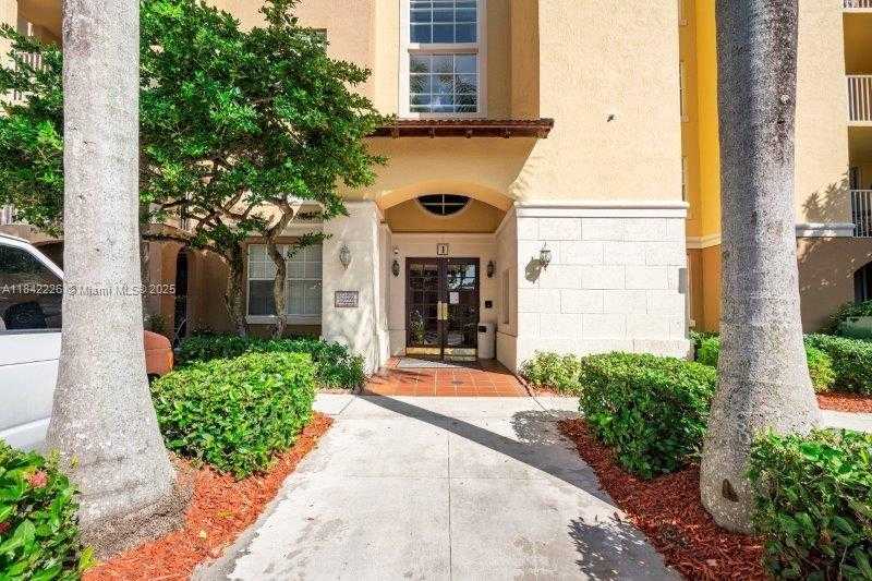 Small Image of 19999 EAST COUNTRY CLUB DR #1206, Aventura Number 3