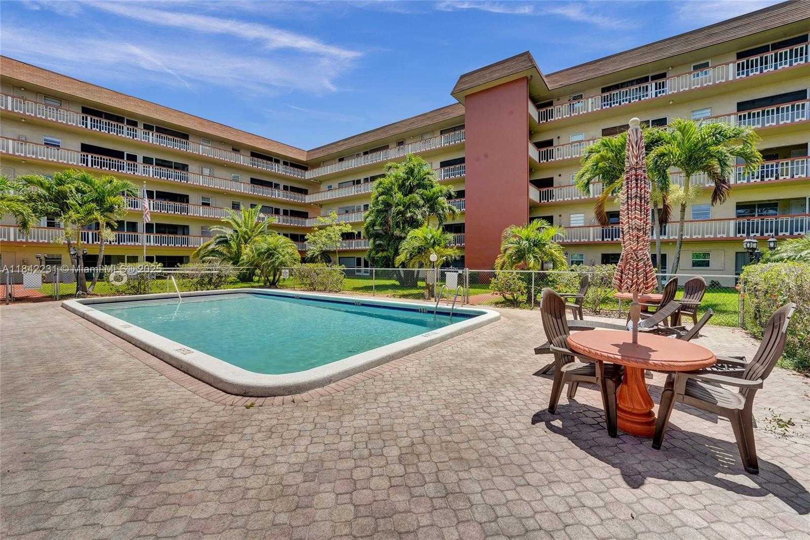 Small Image of 5300 WASHINGTON ST #V308, Hollywood Number 33