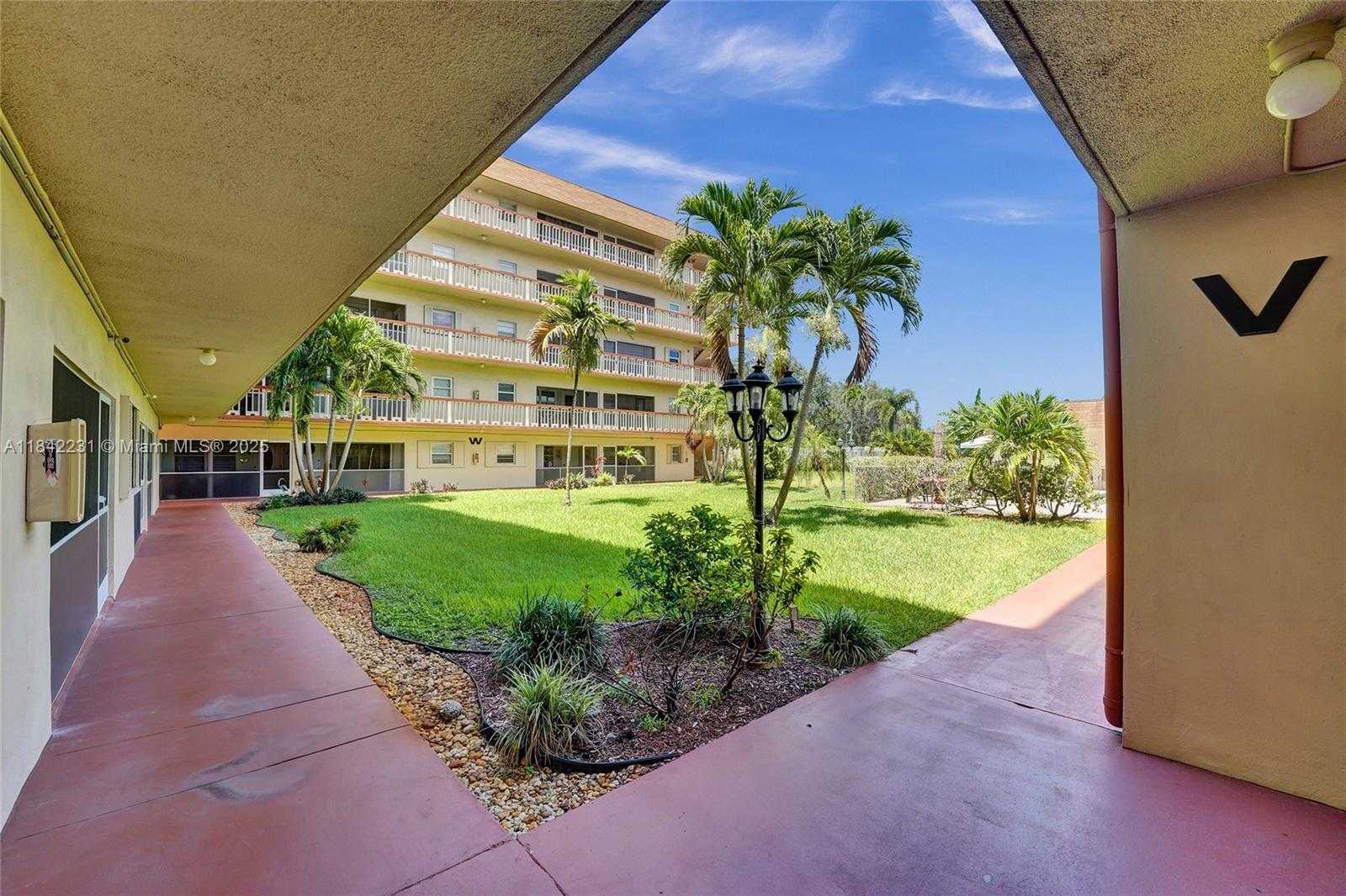 Small Image of 5300 WASHINGTON ST #V308, Hollywood Number 42