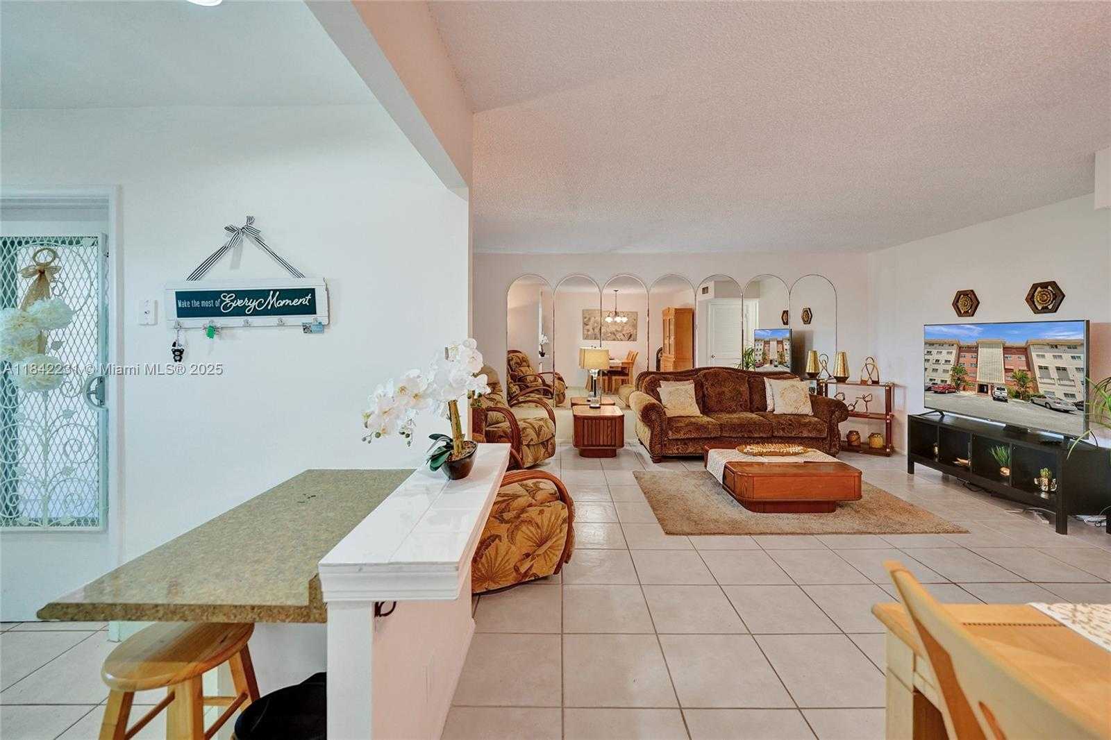 Small Image of 5300 WASHINGTON ST #V308, Hollywood Number 5