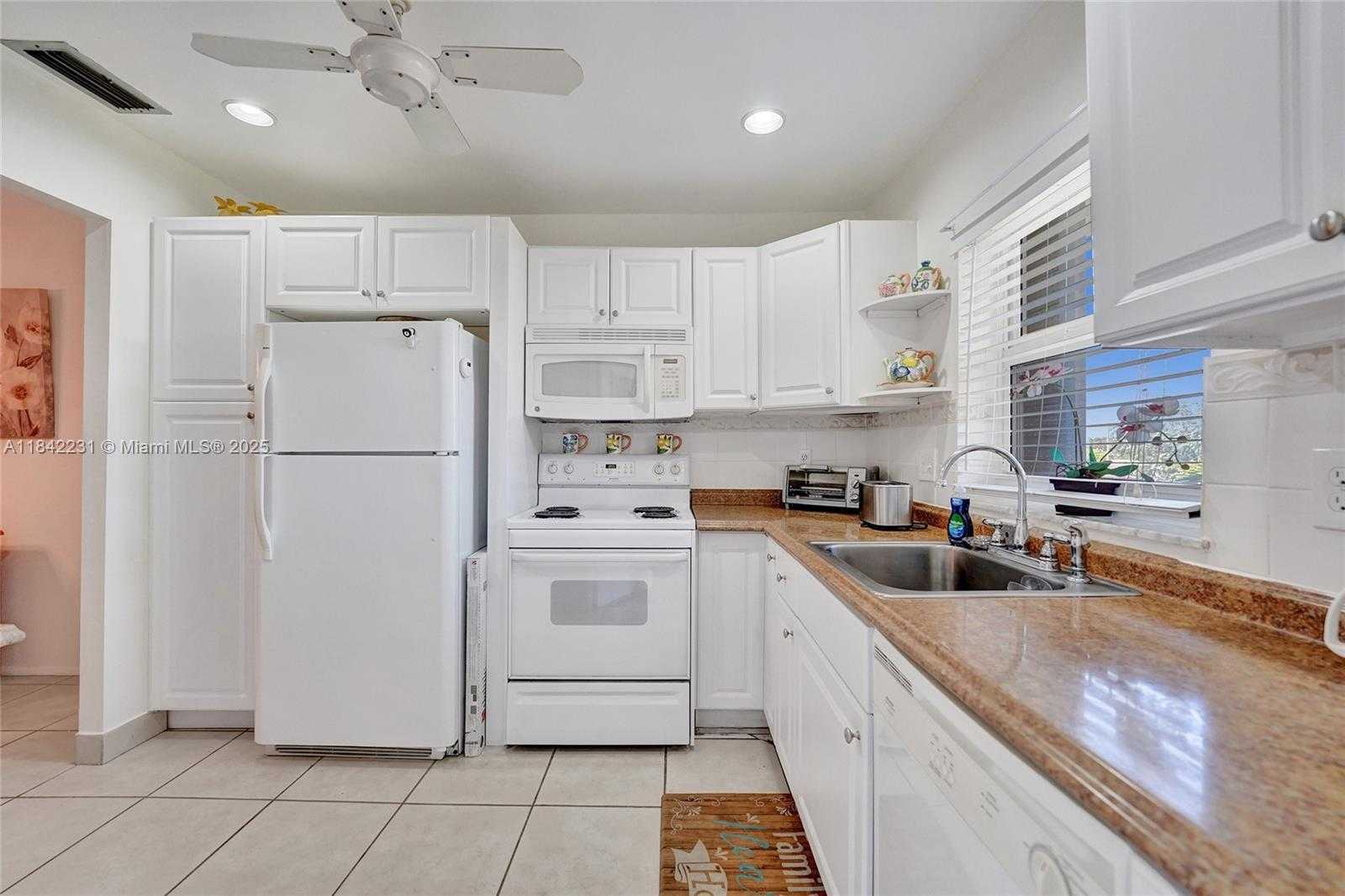 Small Image of 5300 WASHINGTON ST #V308, Hollywood Number 54