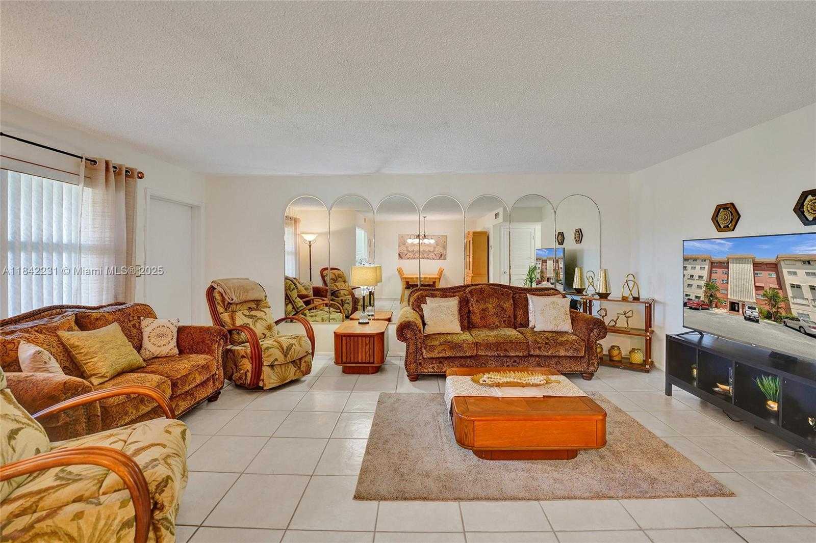 Small Image of 5300 WASHINGTON ST #V308, Hollywood Number 8