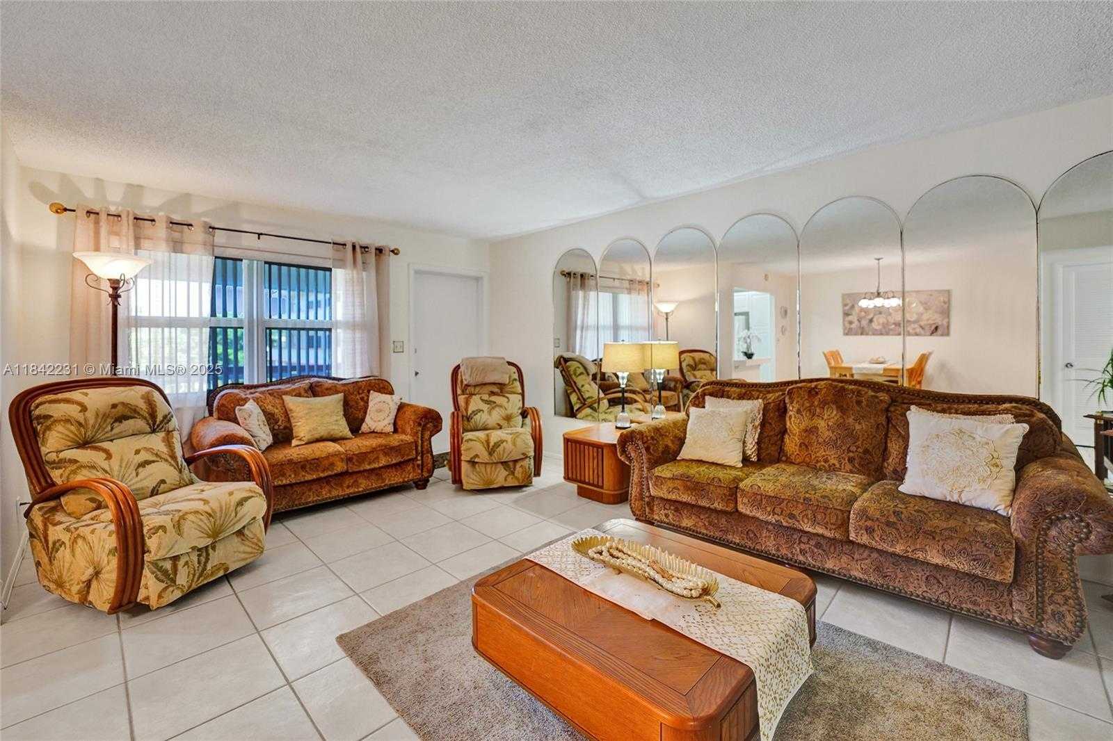 Small Image of 5300 WASHINGTON ST #V308, Hollywood Number 9