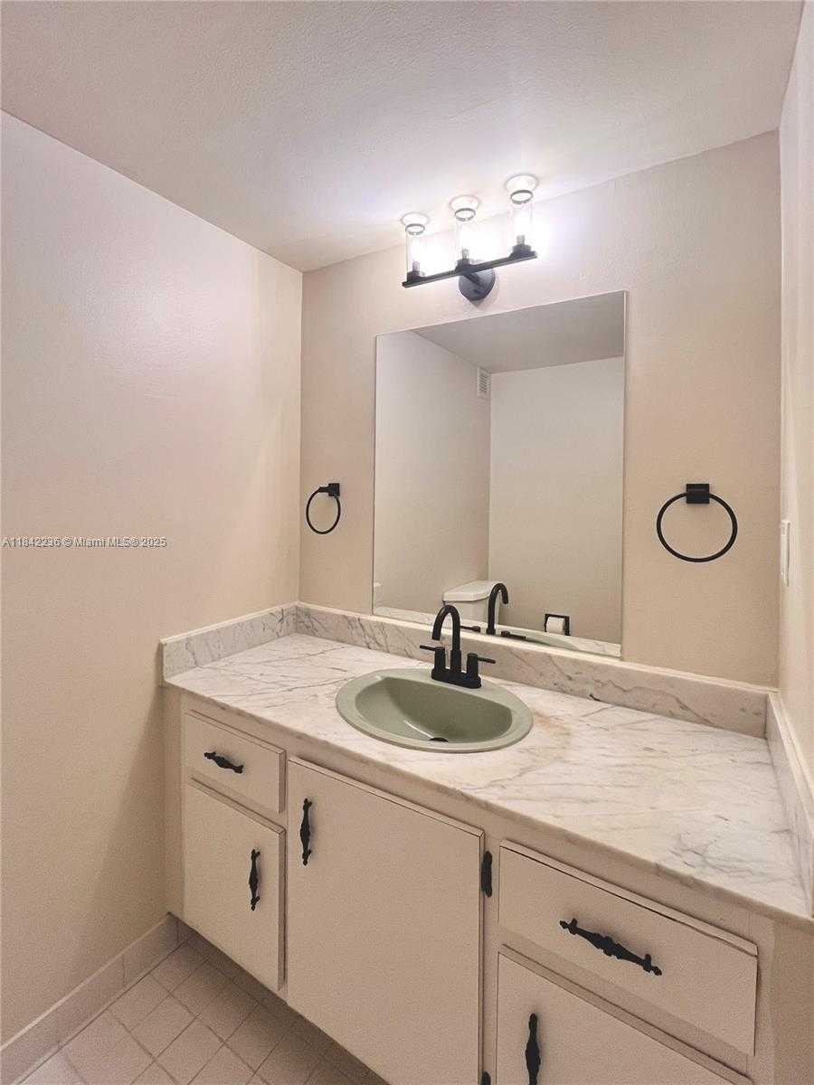 Small Image of 500 THREE ISLANDS BLVD #502, Hallandale Beach Number 11