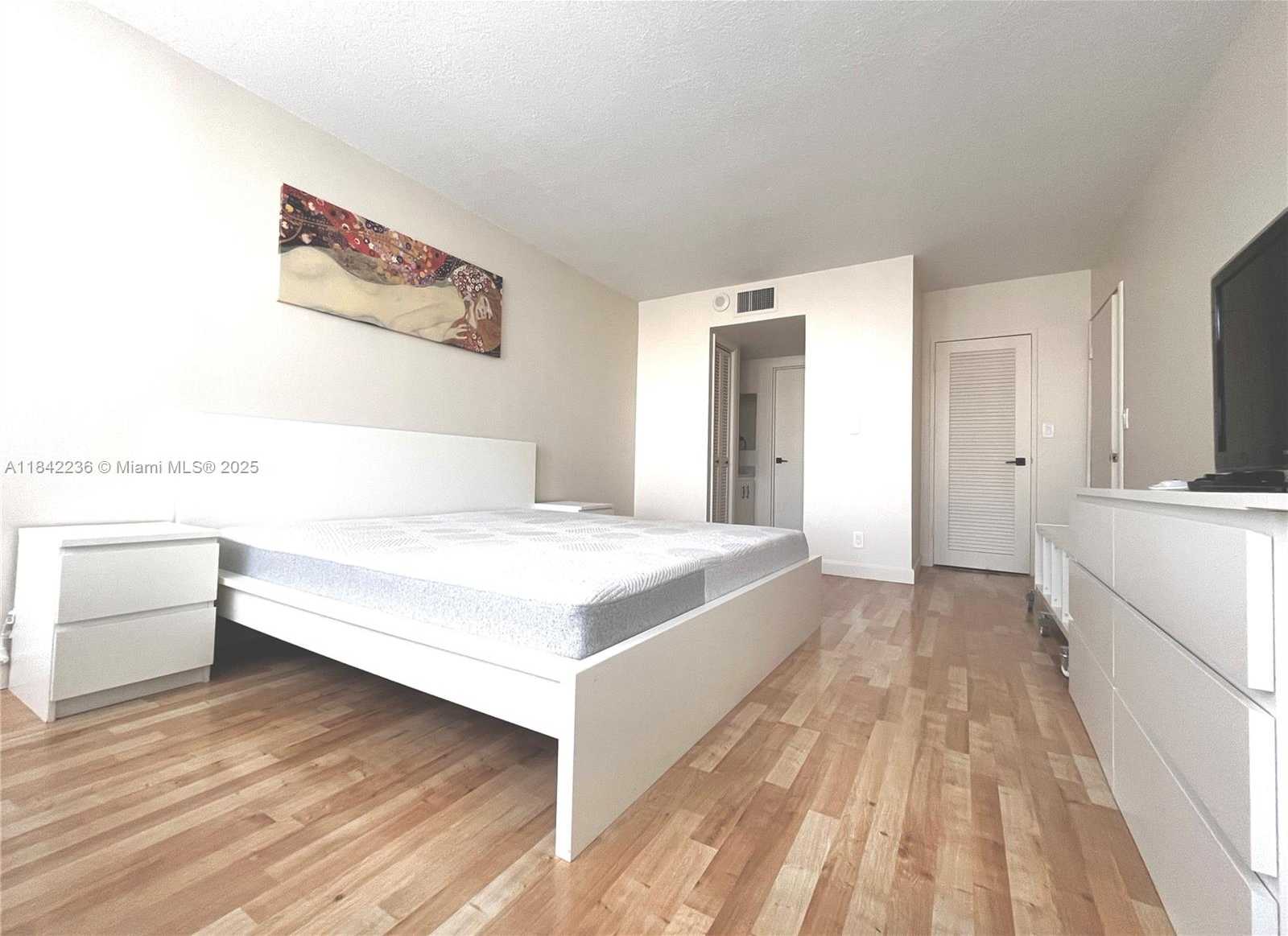 Small Image of 500 THREE ISLANDS BLVD #502, Hallandale Beach Number 14
