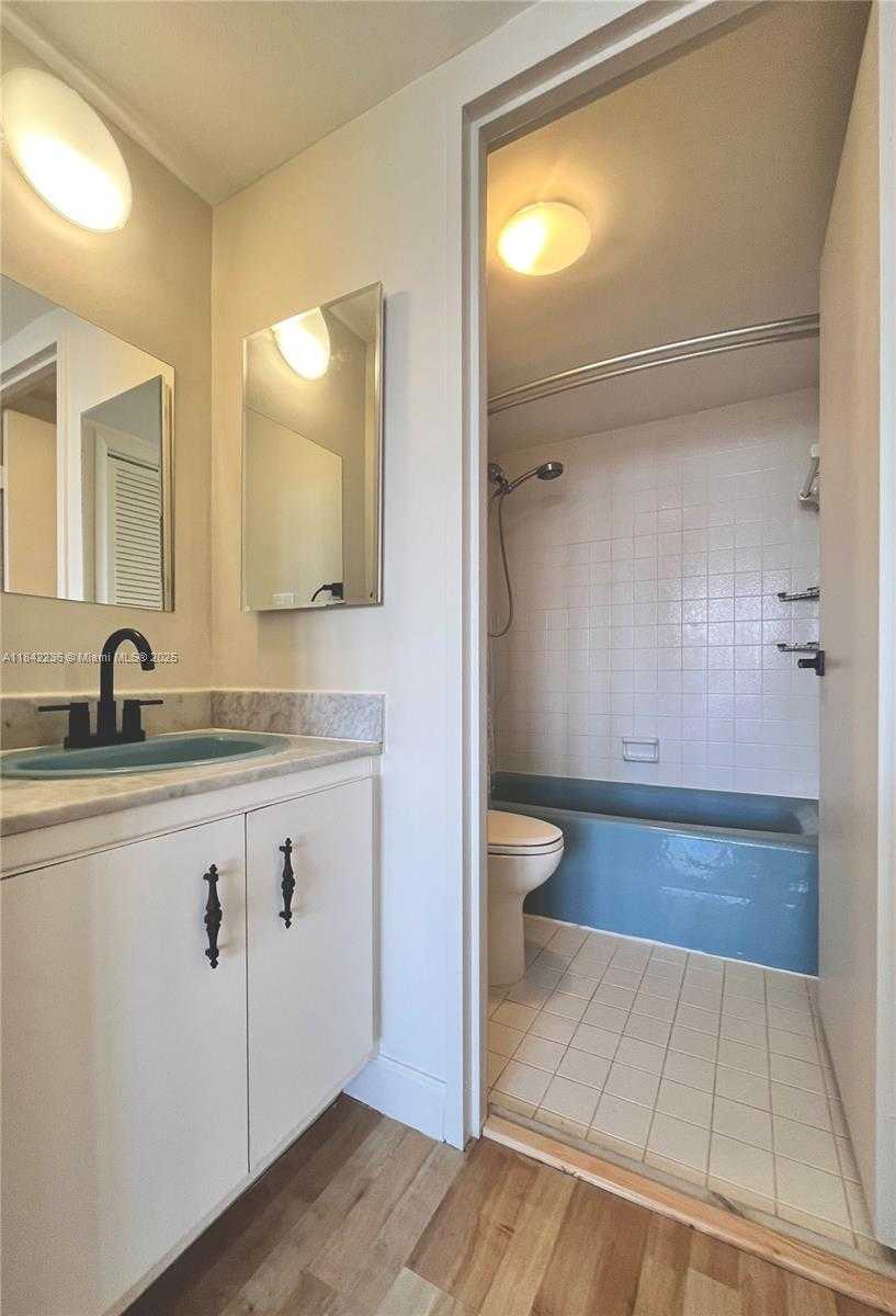 Small Image of 500 THREE ISLANDS BLVD #502, Hallandale Beach Number 17