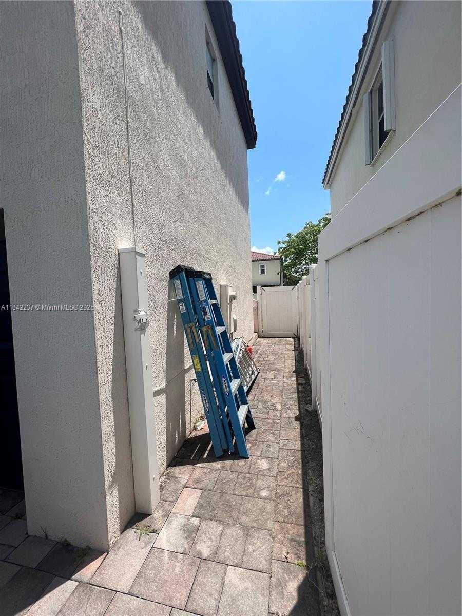 Small Image of 9131 SOUTH WEST 172ND AVE #9131, Miami Number 10