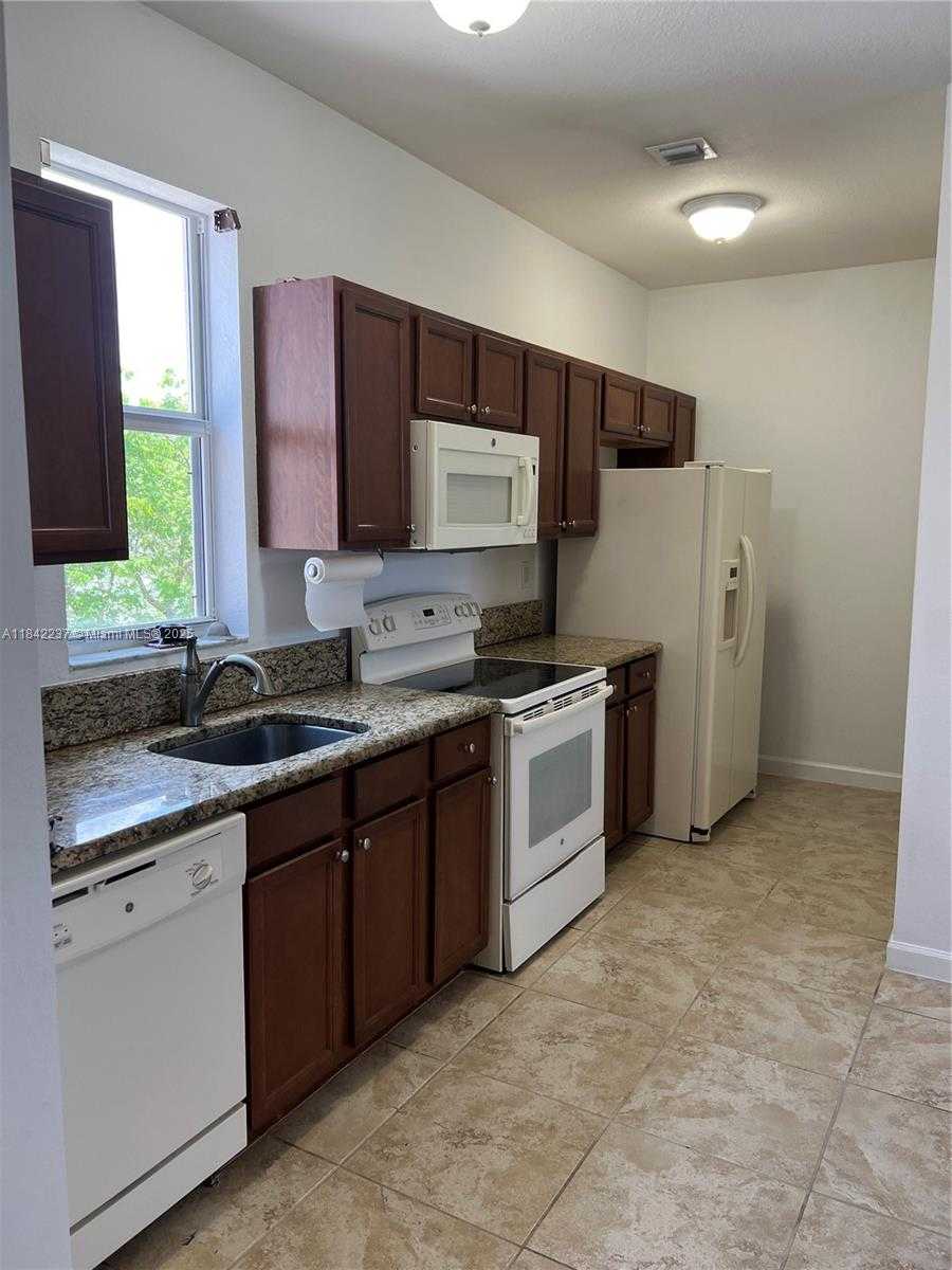 Small Image of 9131 SOUTH WEST 172ND AVE #9131, Miami Number 8