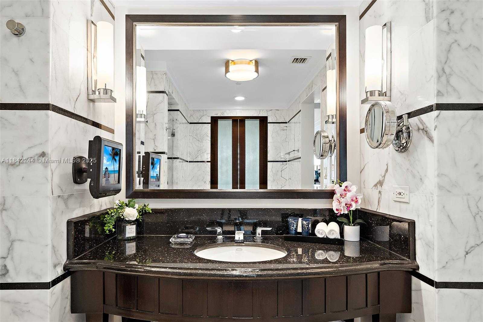 Small Image of 4391 COLLINS AVE #802, Miami Beach Number 26