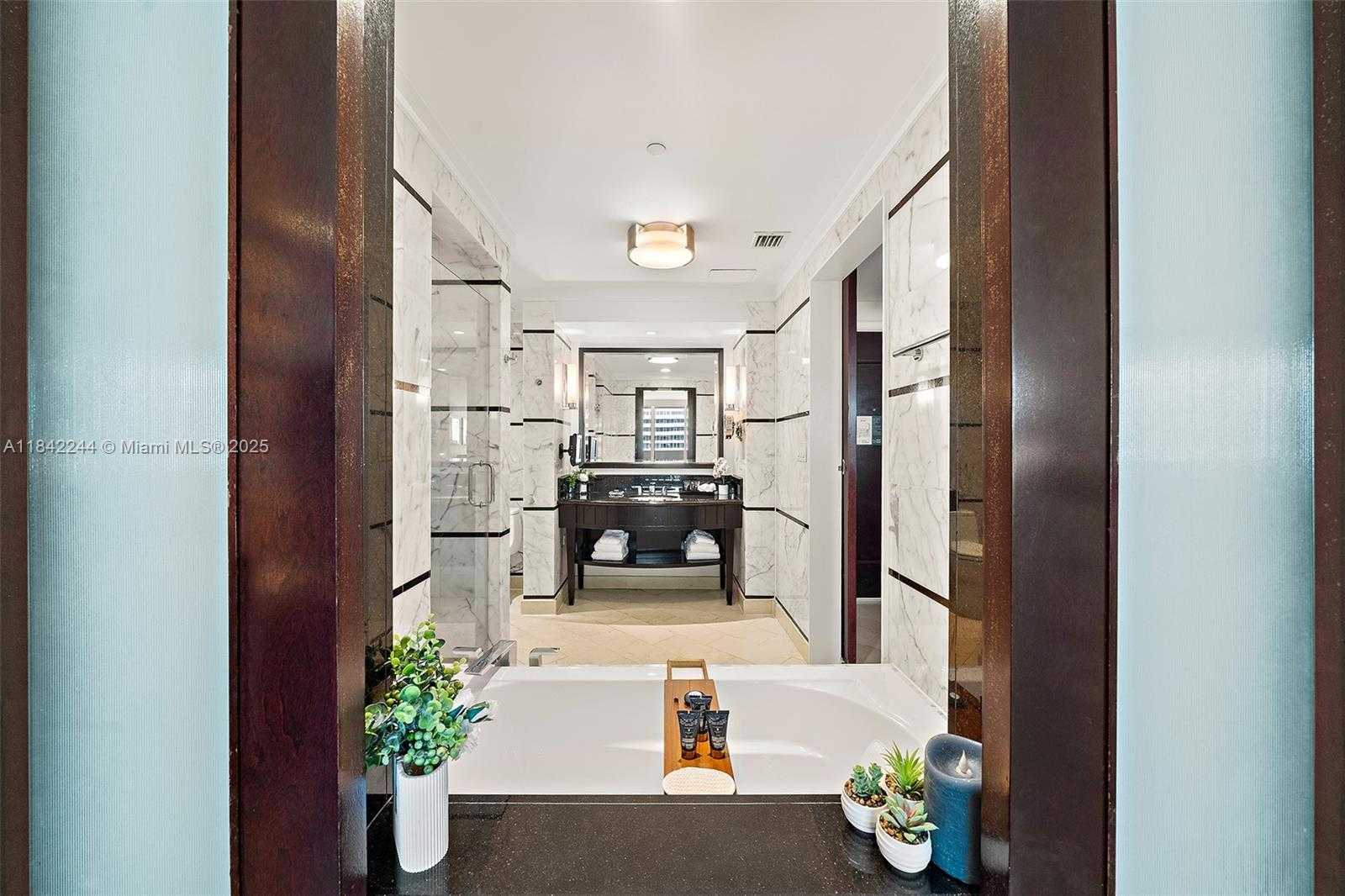 Small Image of 4391 COLLINS AVE #802, Miami Beach Number 29