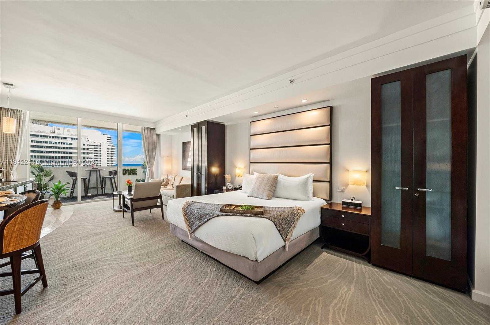Small Image of 4391 COLLINS AVE #802, Miami Beach Number 31