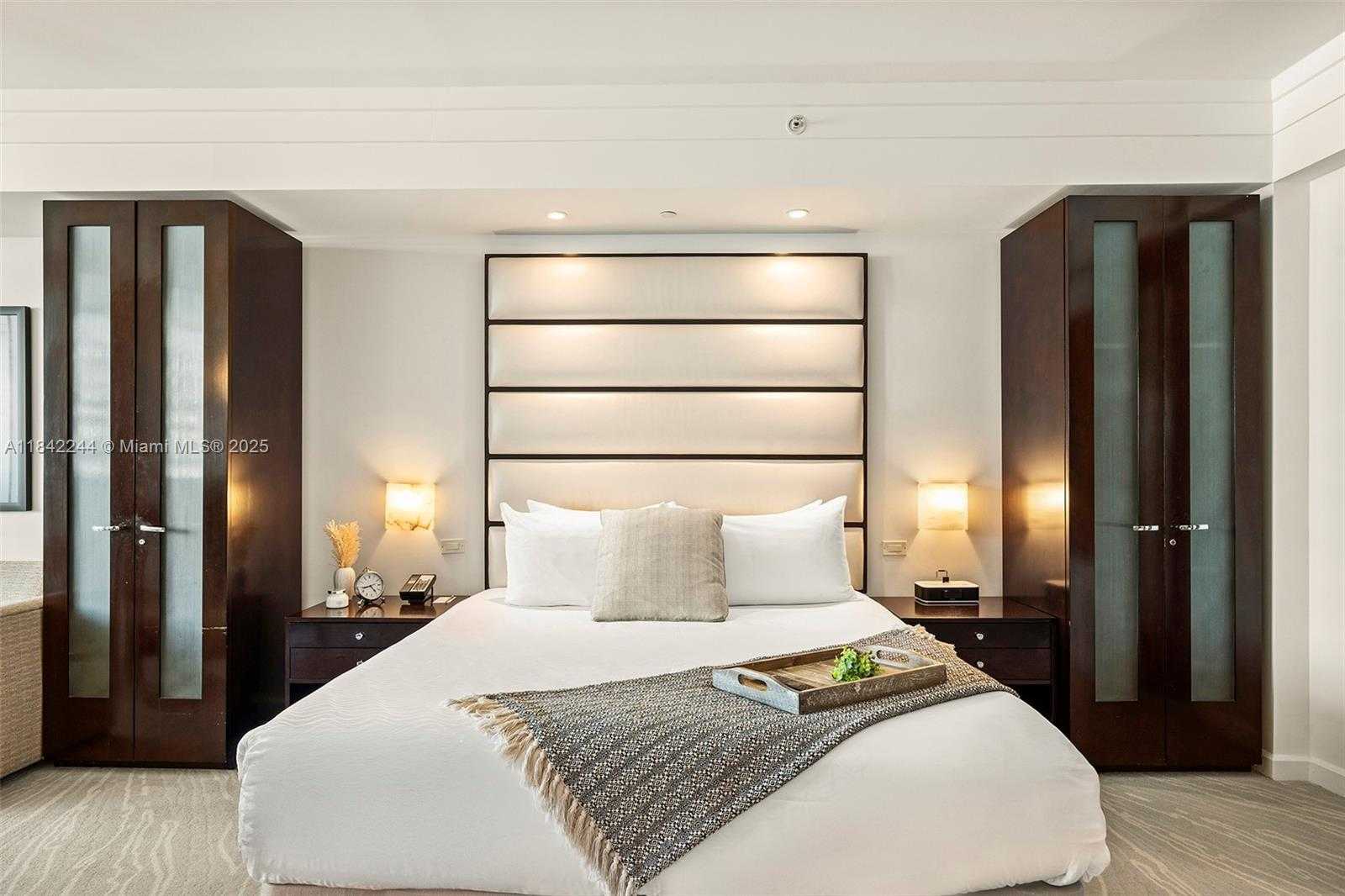Small Image of 4391 COLLINS AVE #802, Miami Beach Number 35