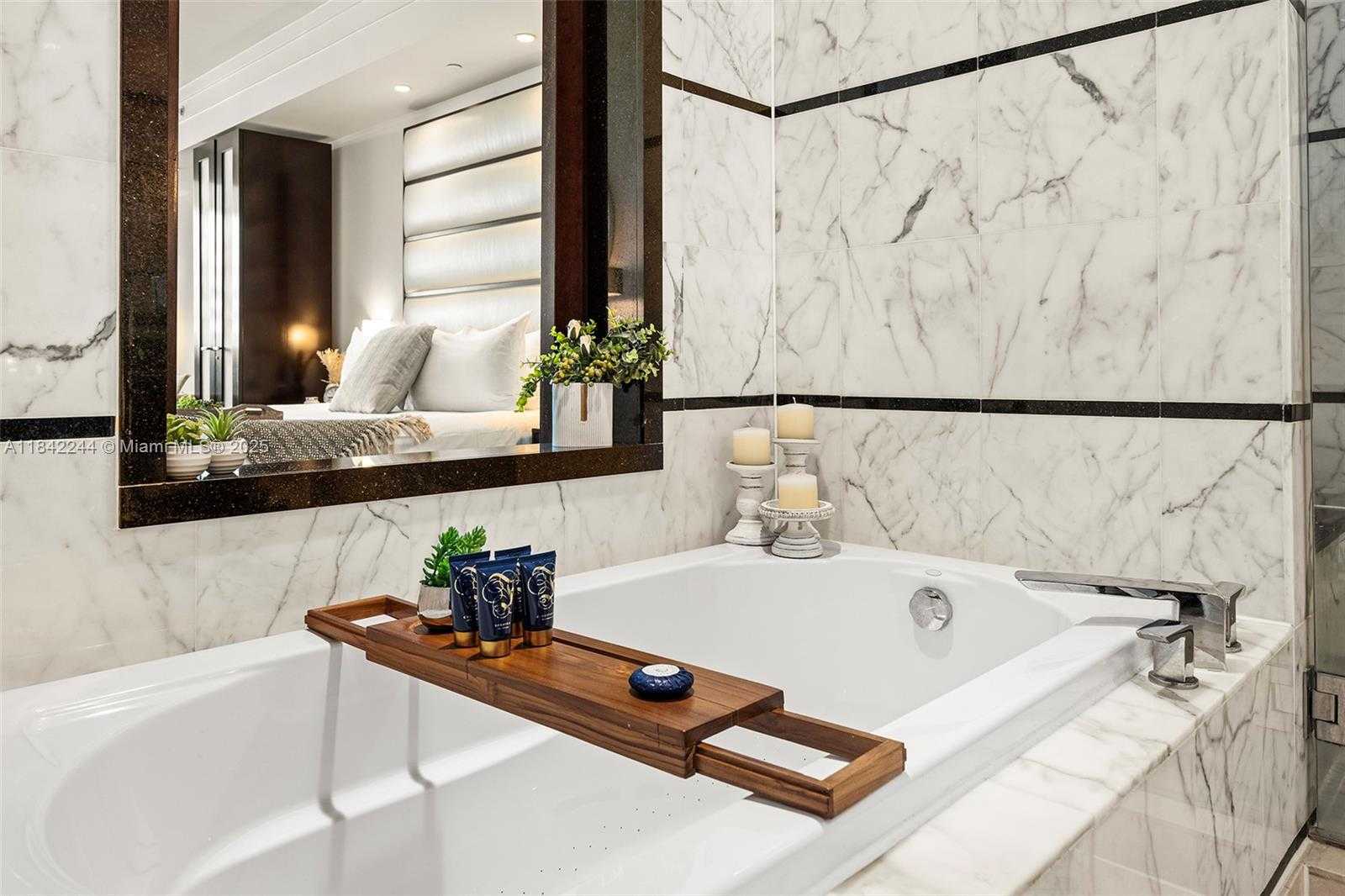 Small Image of 4391 COLLINS AVE #802, Miami Beach Number 38