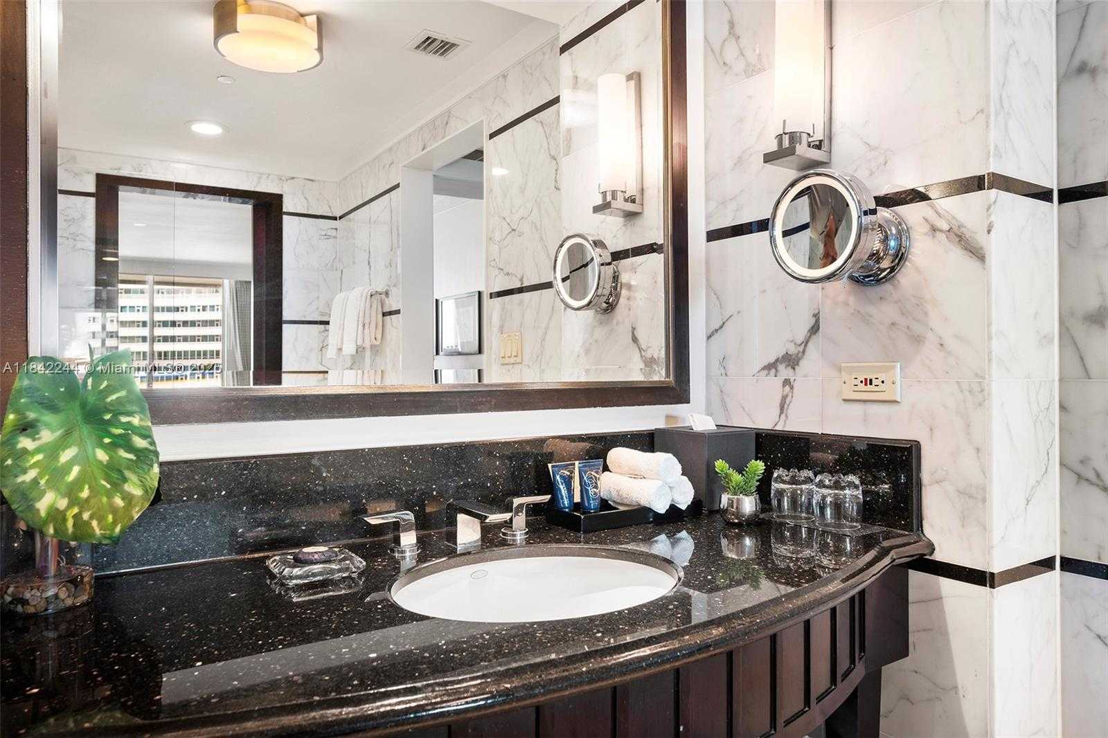 Small Image of 4391 COLLINS AVE #802, Miami Beach Number 41