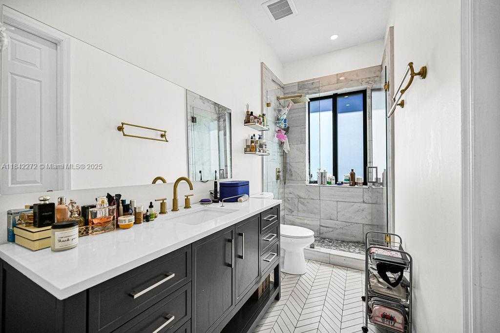 Small Image of 7565 SOUTH WEST 190TH ST, Cutler Bay Number 12