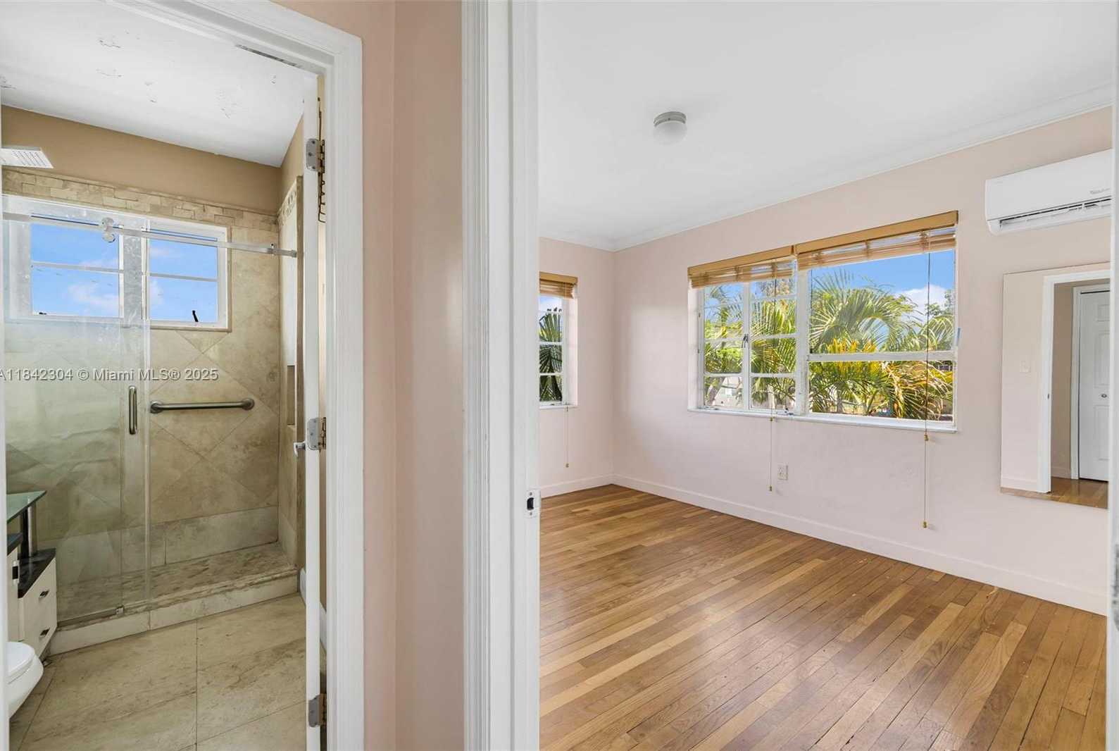 Small Image of 8320 CRESPI BLVD #12, Miami Beach Number 7